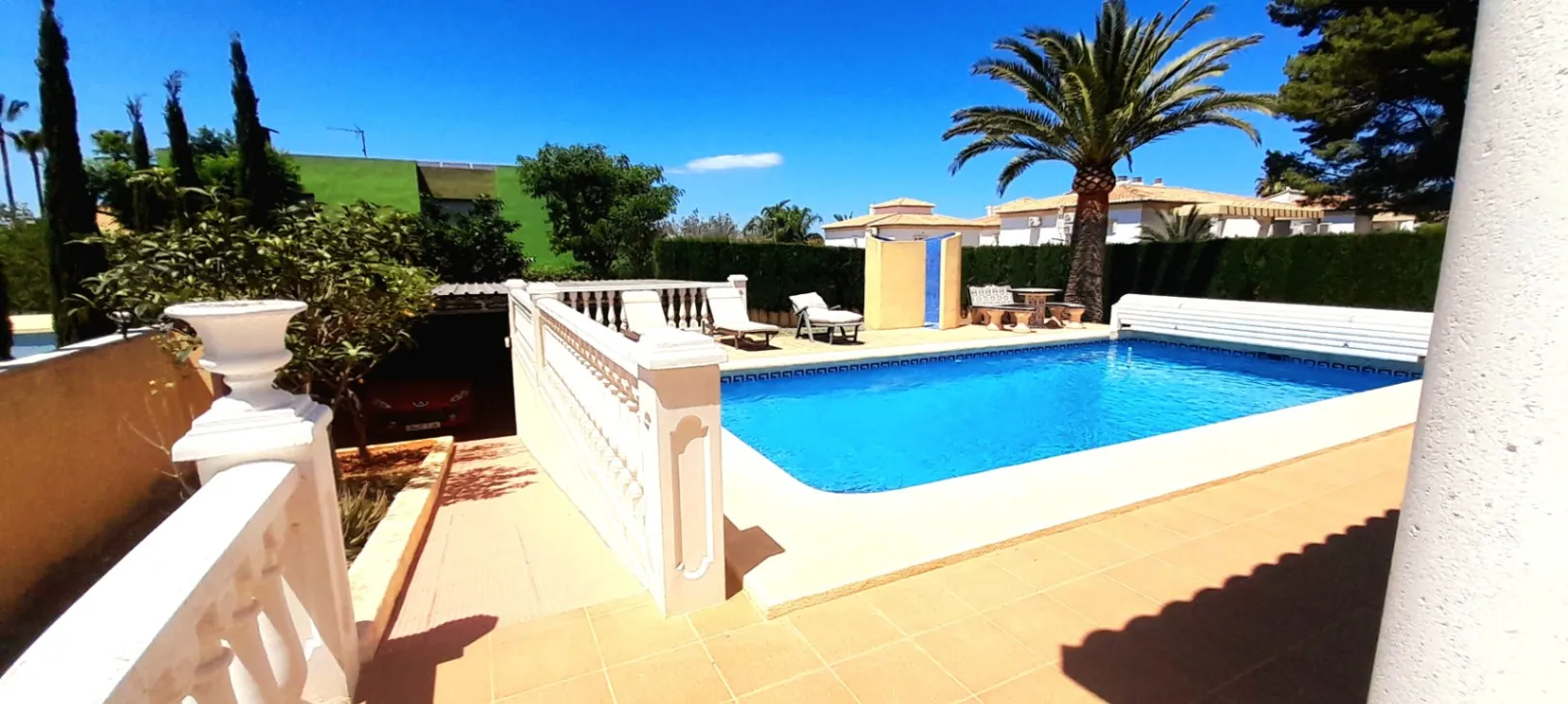 Villa avec 4 chambres à vendre à Dénia, proche des commerces et du centre-ville.