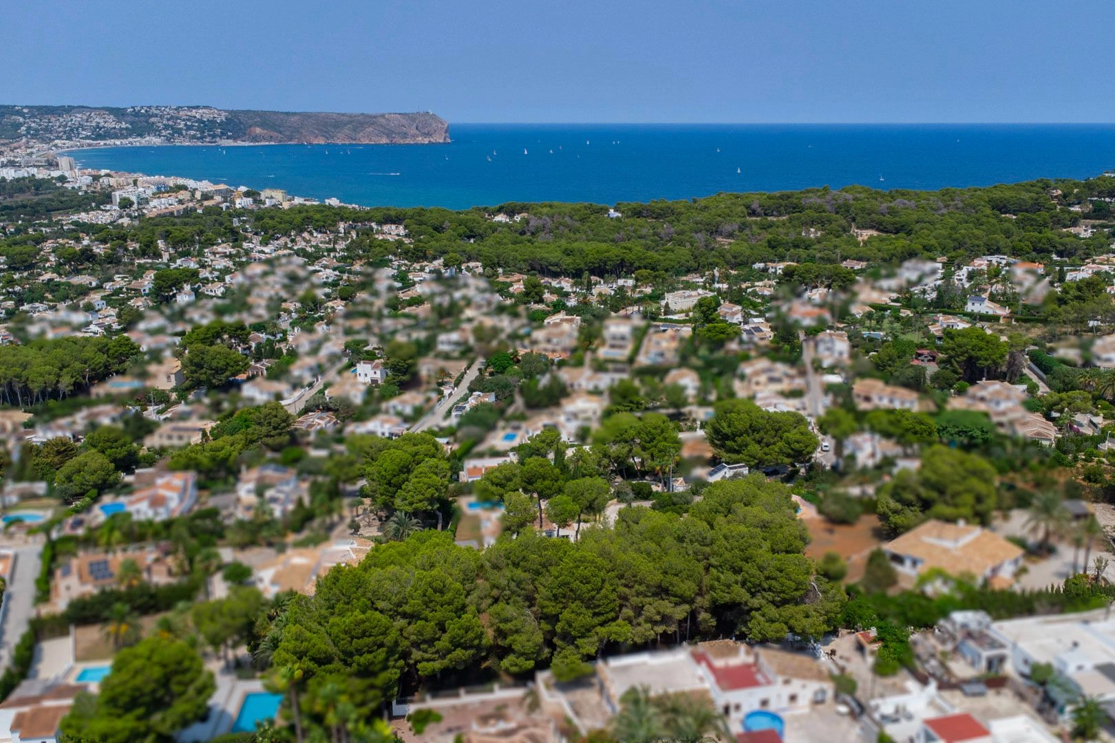 Amplia parcela edificable con vistas al mar en venta en Cap Marti, Jávea