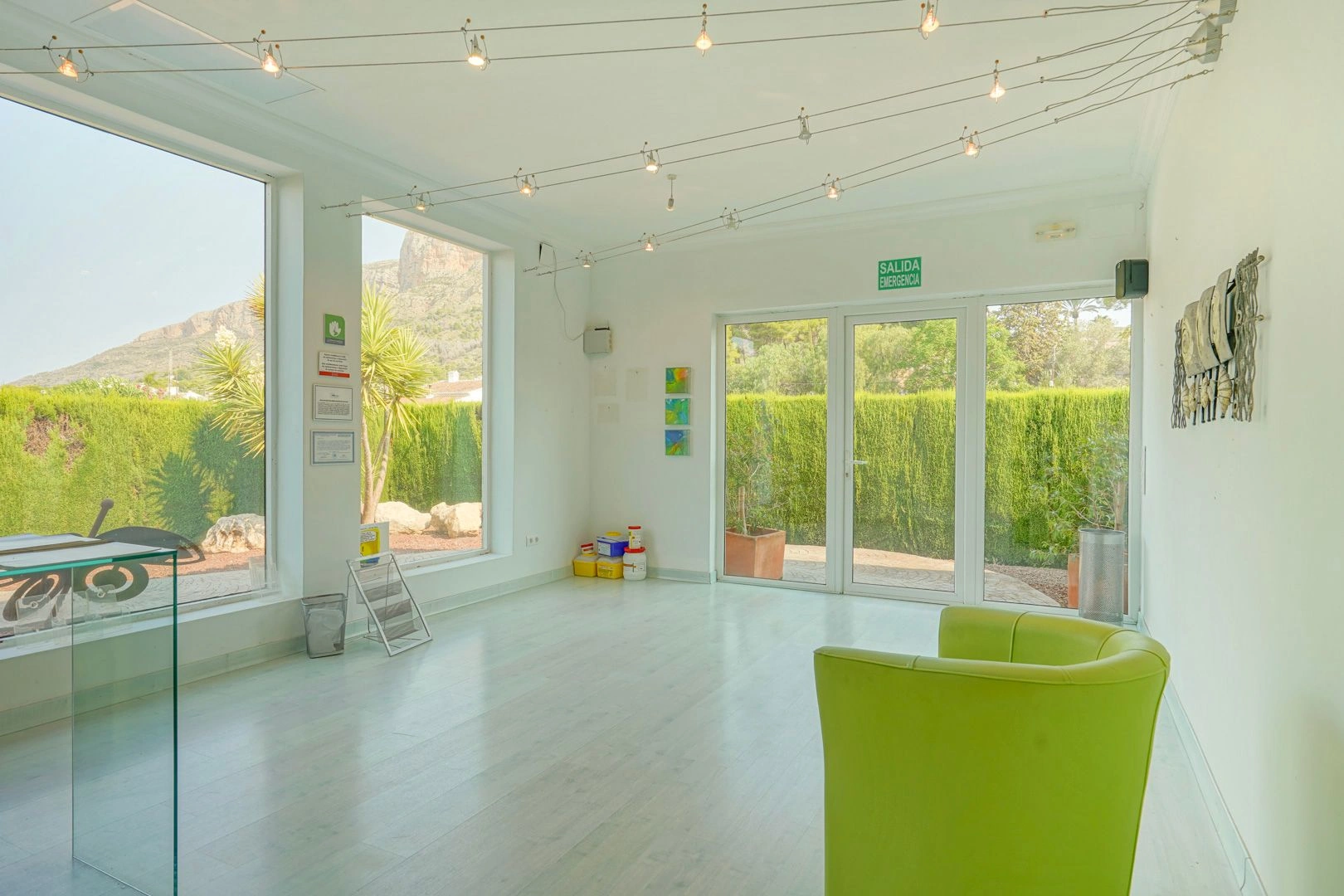 Local Comercial Multifuncional en Venta en una Ubicación Estratégica en Jávea