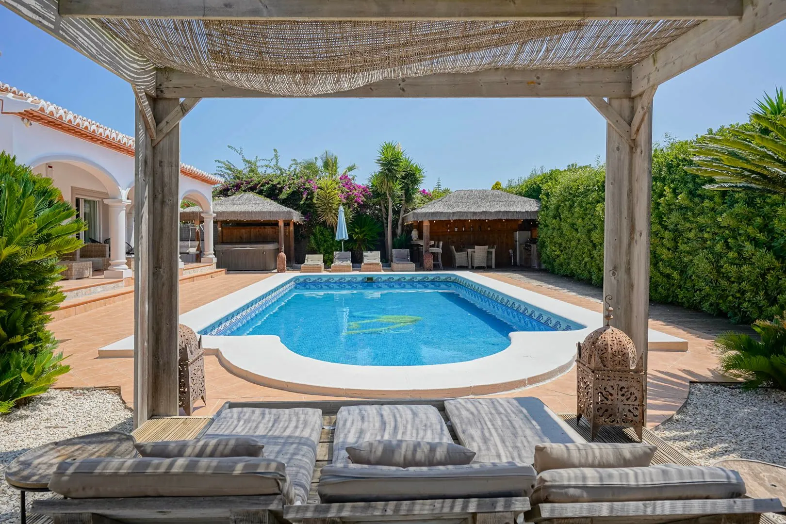Villa rénovée de plain-pied avec jardin et piscine à Costa Nova, Jávea