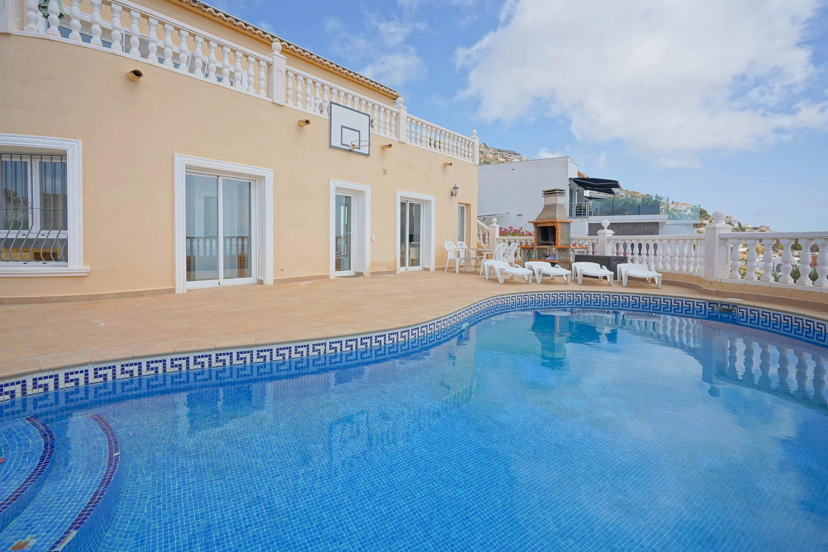 Villa mit herrlichem Meerblick zum Verkauf in Cumbre del Sol