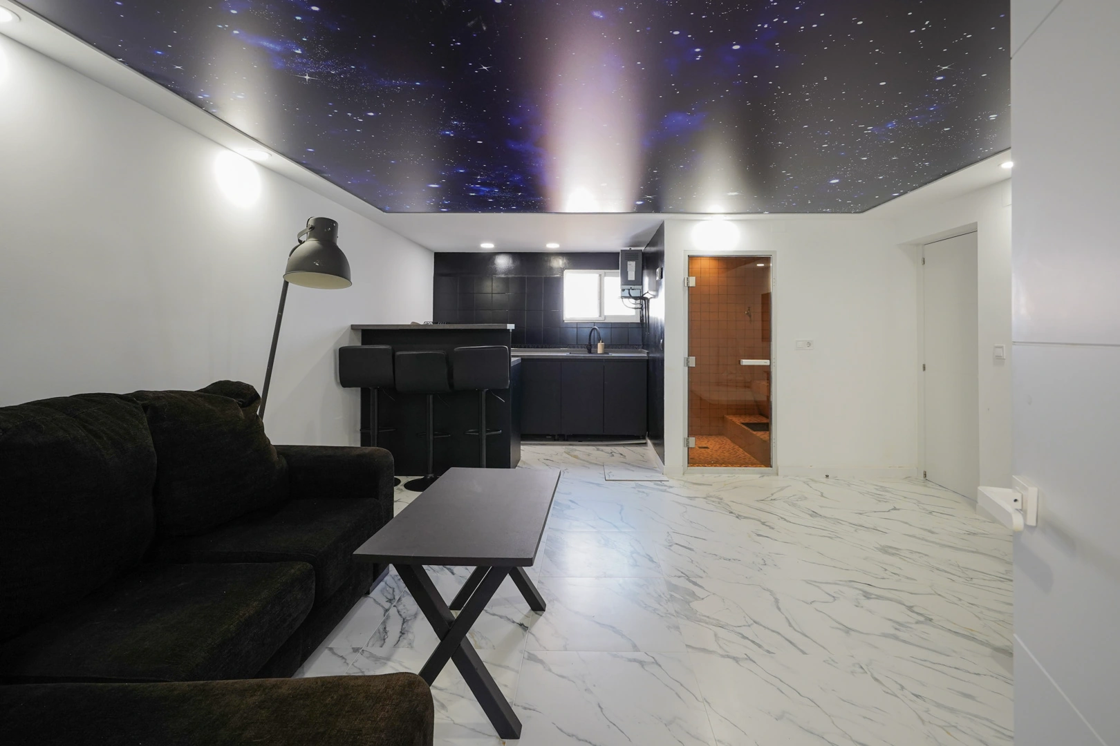 Villa reformada de 5 dormitorios en venta a 500m de la playa y centro de Calpe