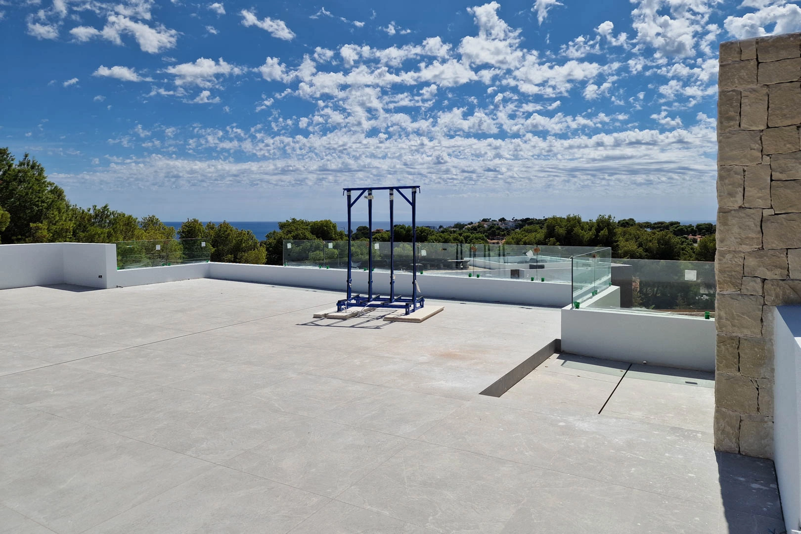 Villa moderna con vistas al mar a la venta en Moraira.