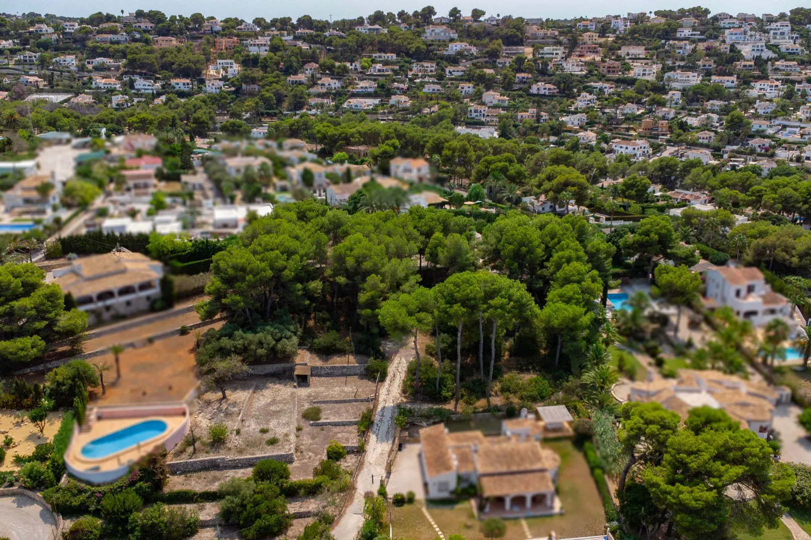 Amplia parcela edificable con vistas al mar en venta en Cap Marti, Jávea