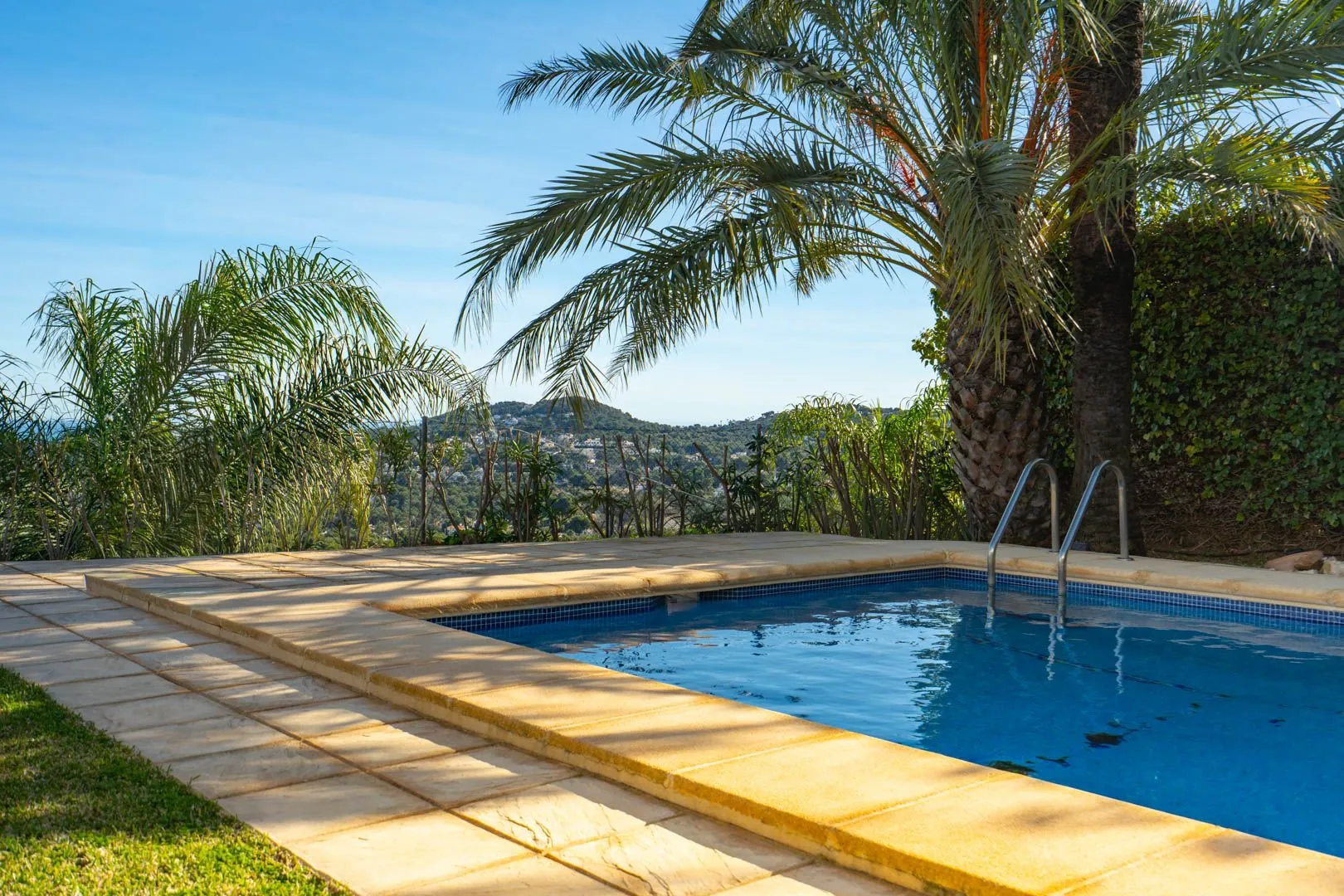 Mediterraanse villa met panoramisch uitzicht op zee te koop in Jávea