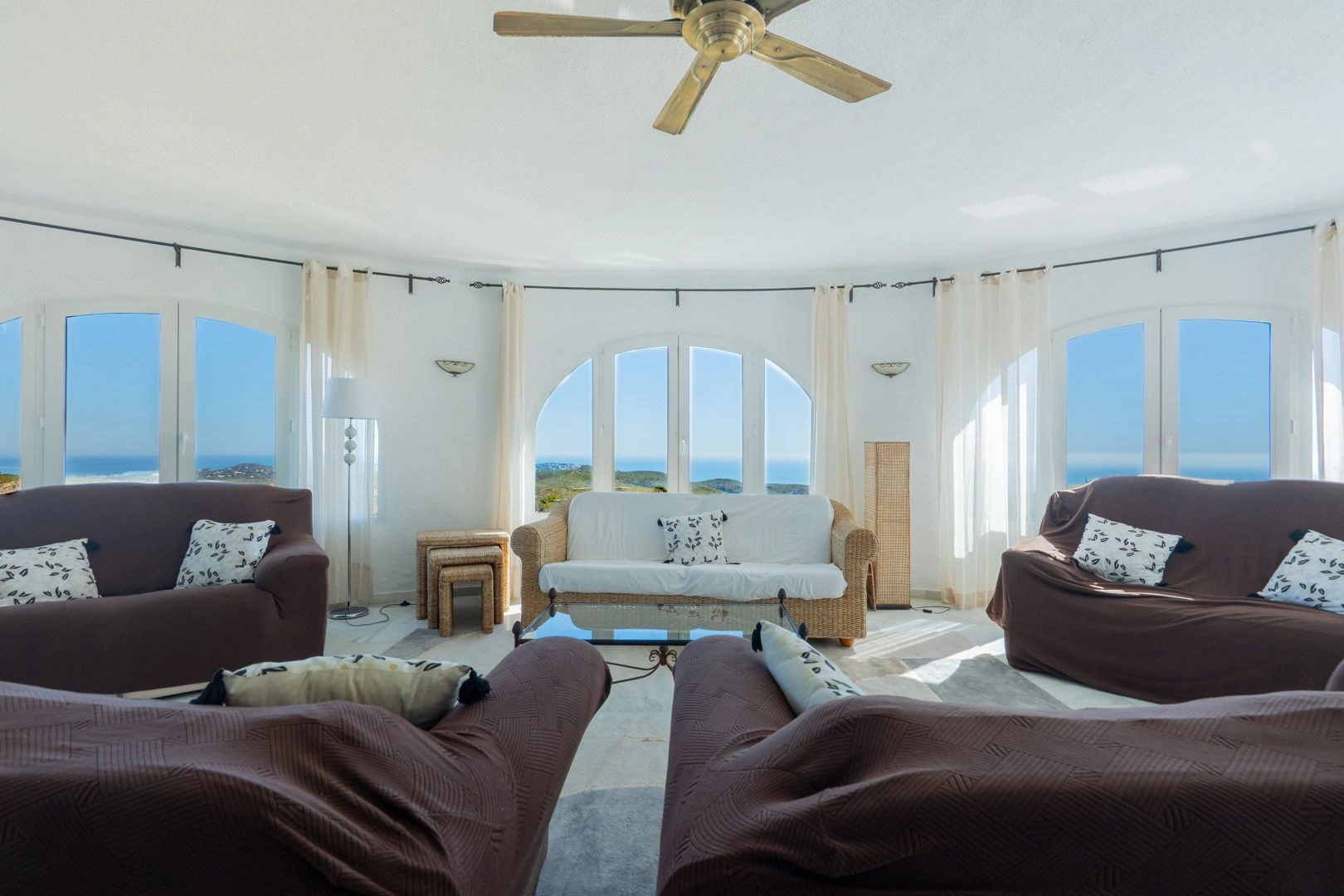 Villa tradizionale esclusiva con spettacolari viste sul mare a Cumbre del Sol