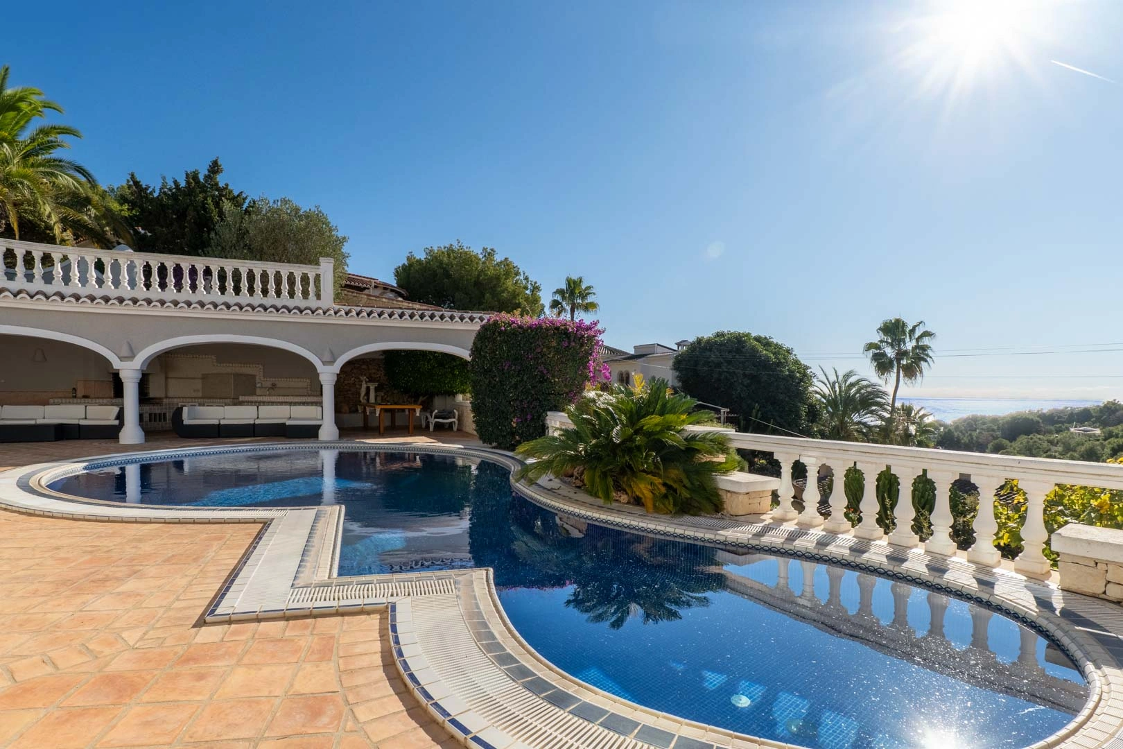 Mediterrane Villa mit Panoramablick auf das Meer zum Verkauf in Benissa.