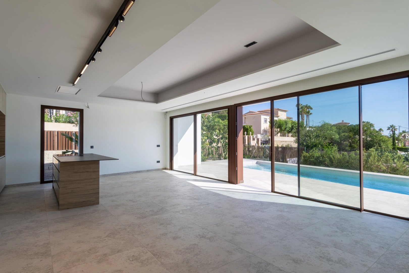 Exclusiva villa moderna cerca de la playa de La Fustera