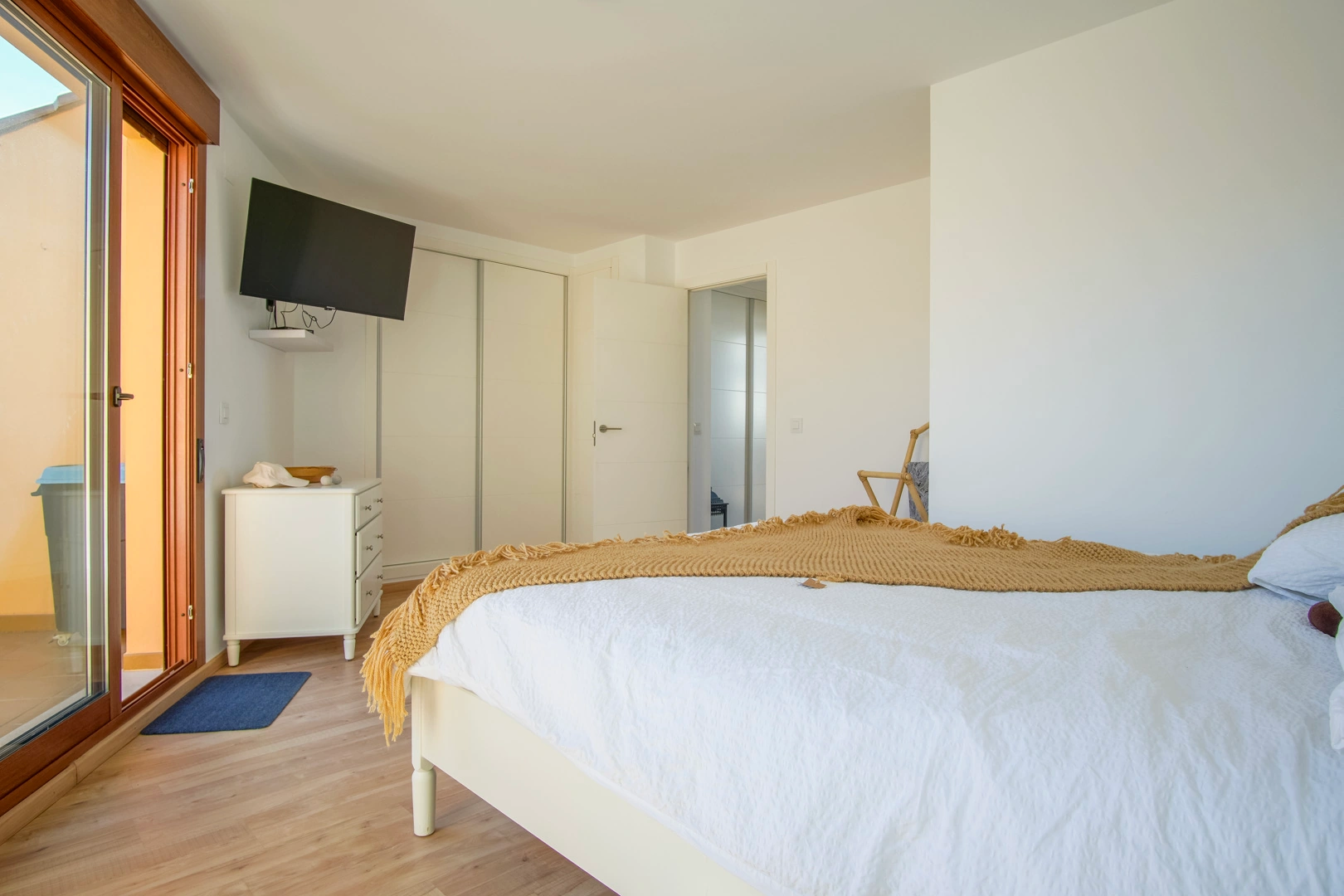 Penthouse rénové avec vue sur la mer à vendre au centre de Jávea