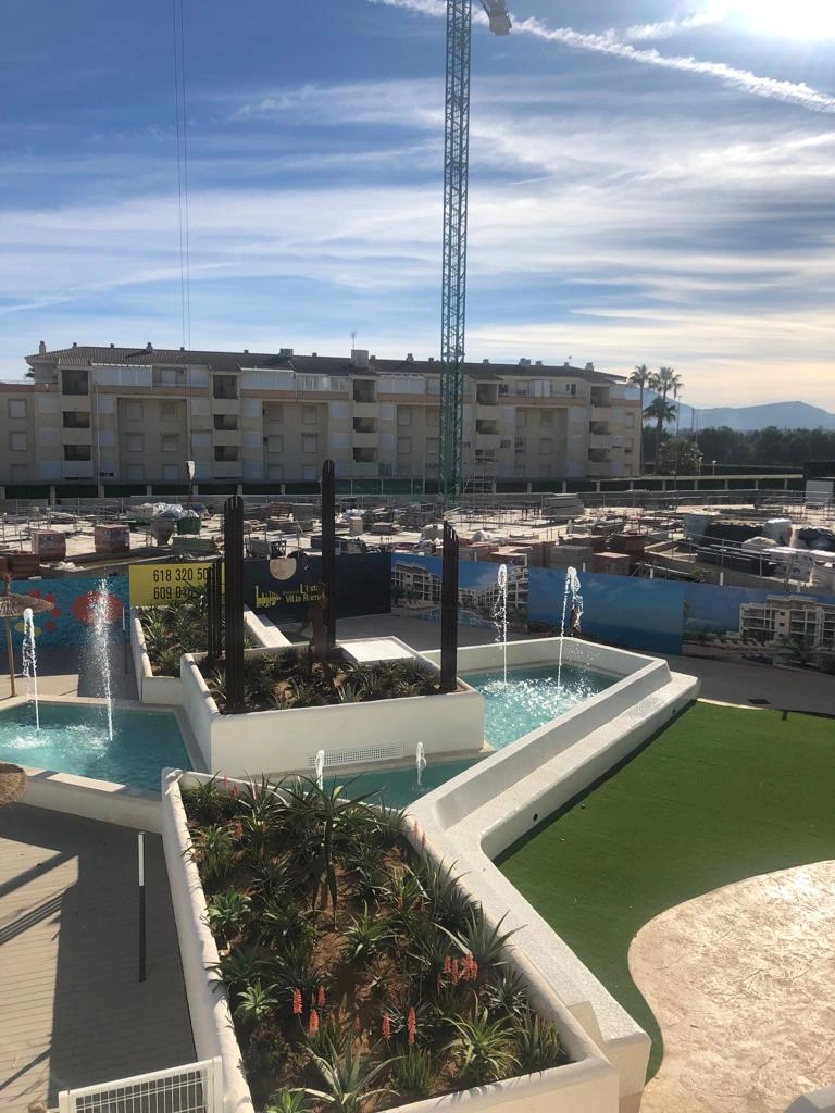 Piso de 3 dormitorios en primera linea de Playa en venta en Denia