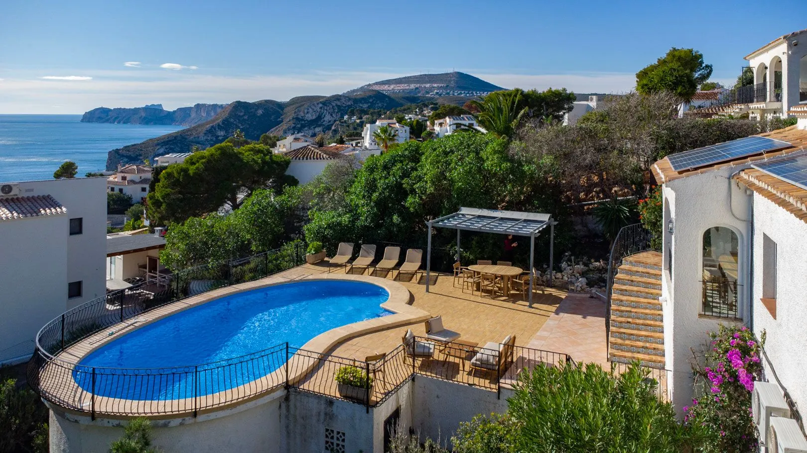 Traditionele villa met schitterend uitzicht op zee te koop in Ambolo, Jávea