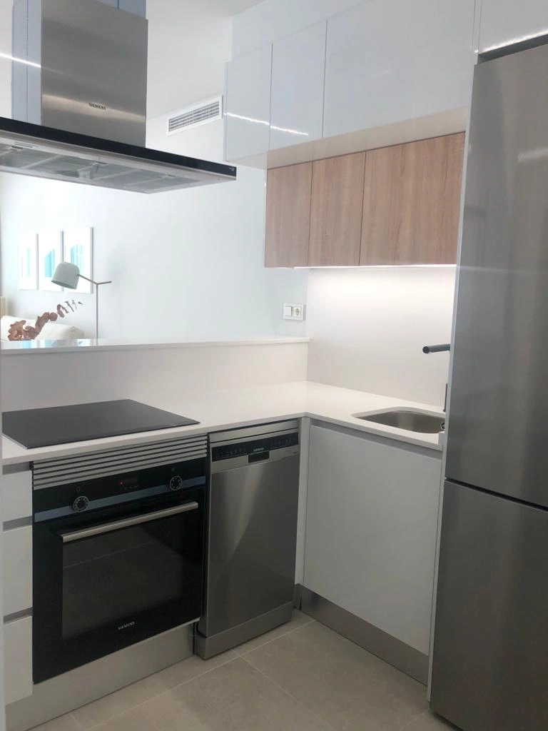 Piso de 3 dormitorios en primera linea de Playa en venta en Denia