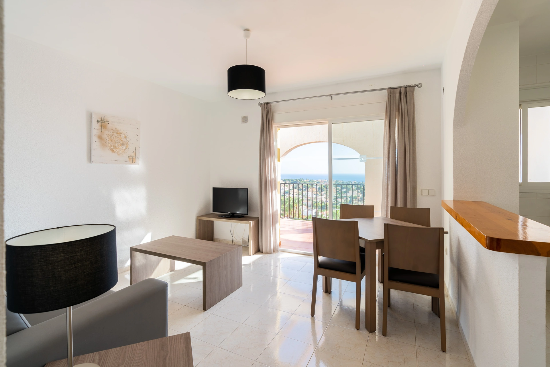 Bungalow en venta en Calpe en zona residencial con vistas al mar y Peñon de Ifach