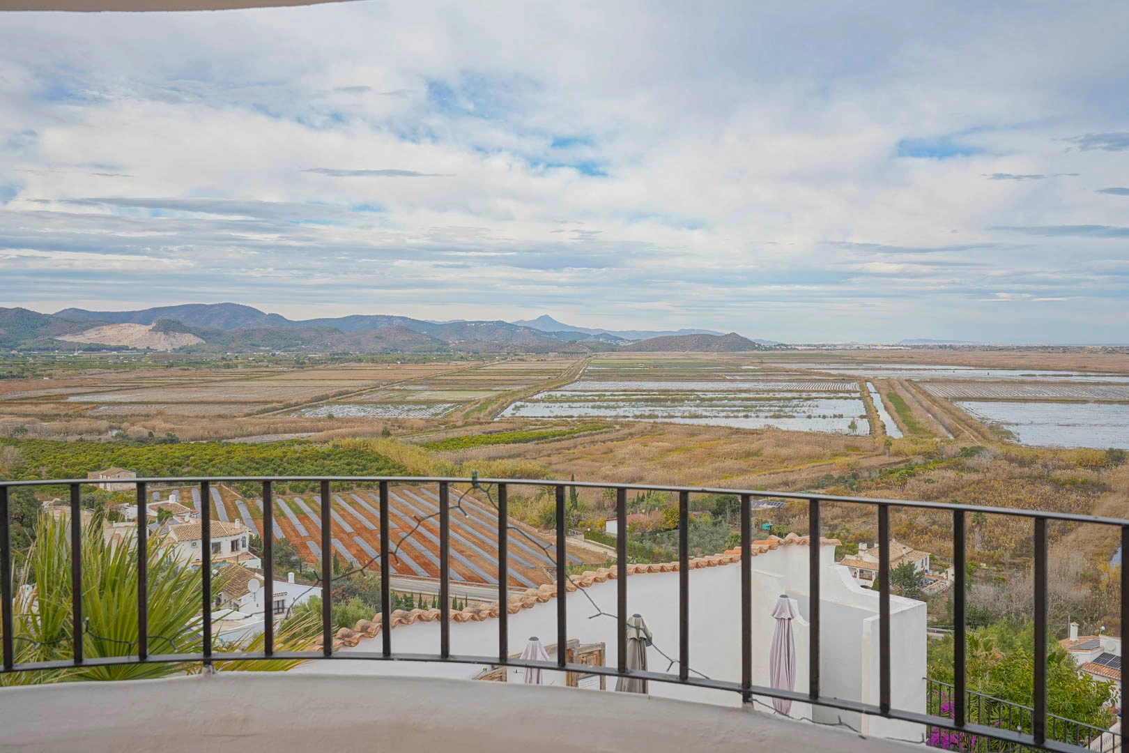 Gran chalet con casa de invitados en venta en Monte Pego