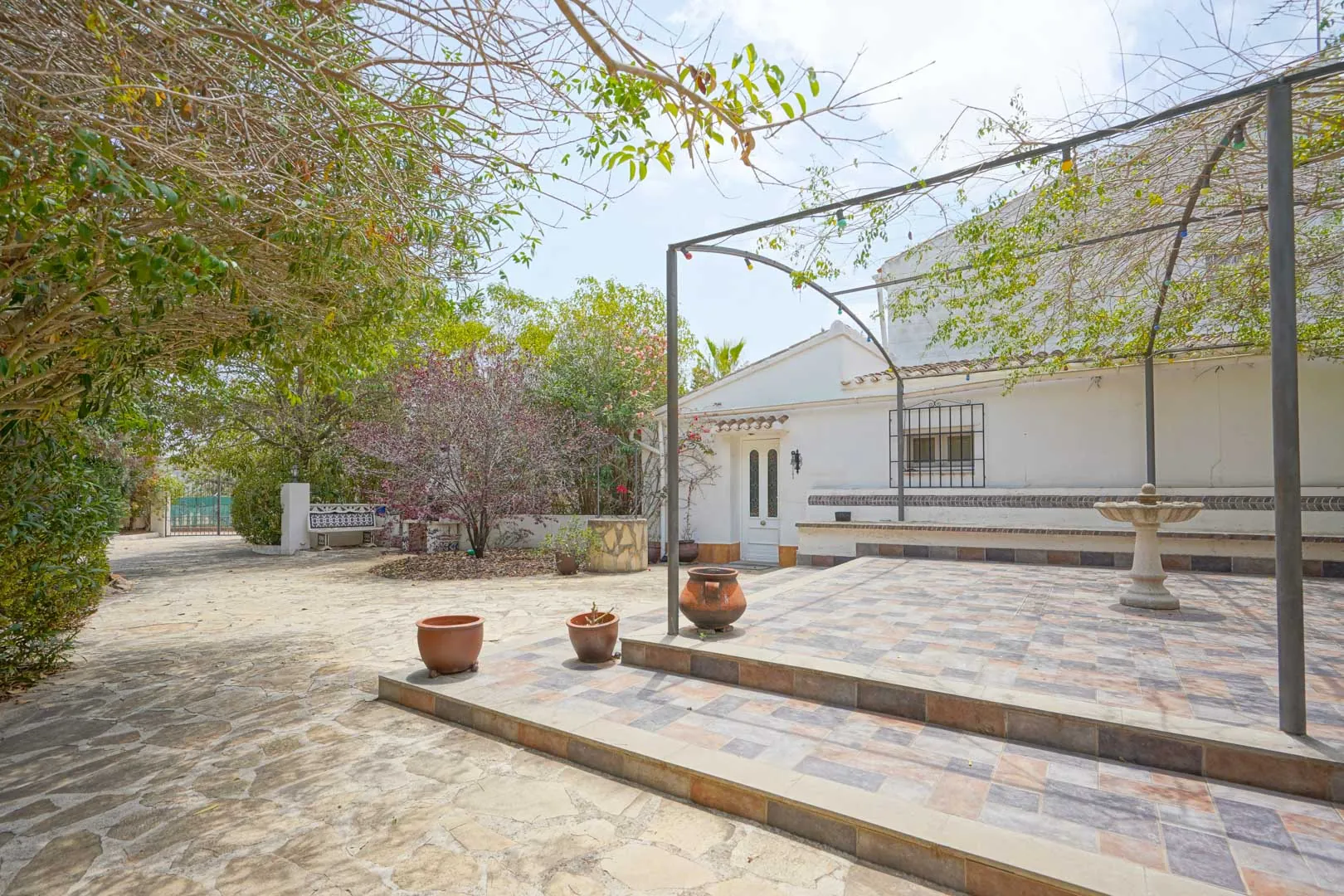 Villa traditionnelle avec maison d’hôtes à vendre à Jávea