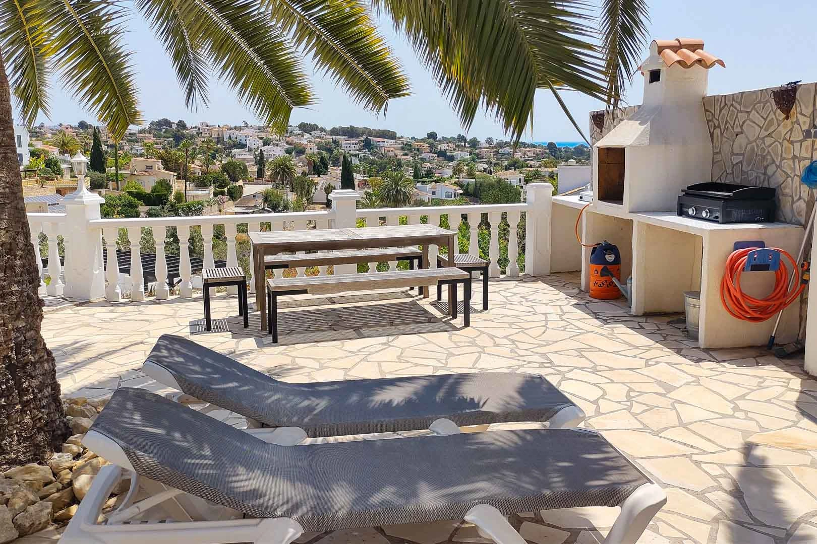 Villa mediterranea con vista mare in vendita a Benissa.