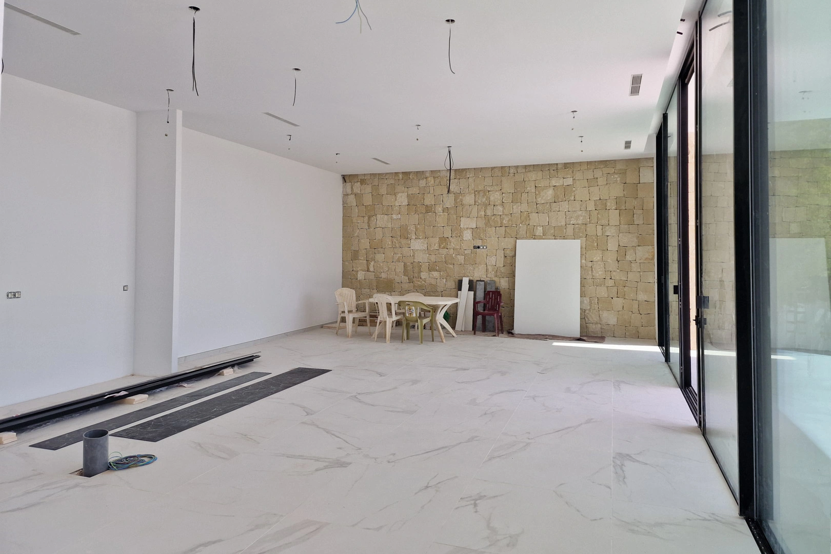 Villa moderna con vistas al mar a la venta en Moraira.
