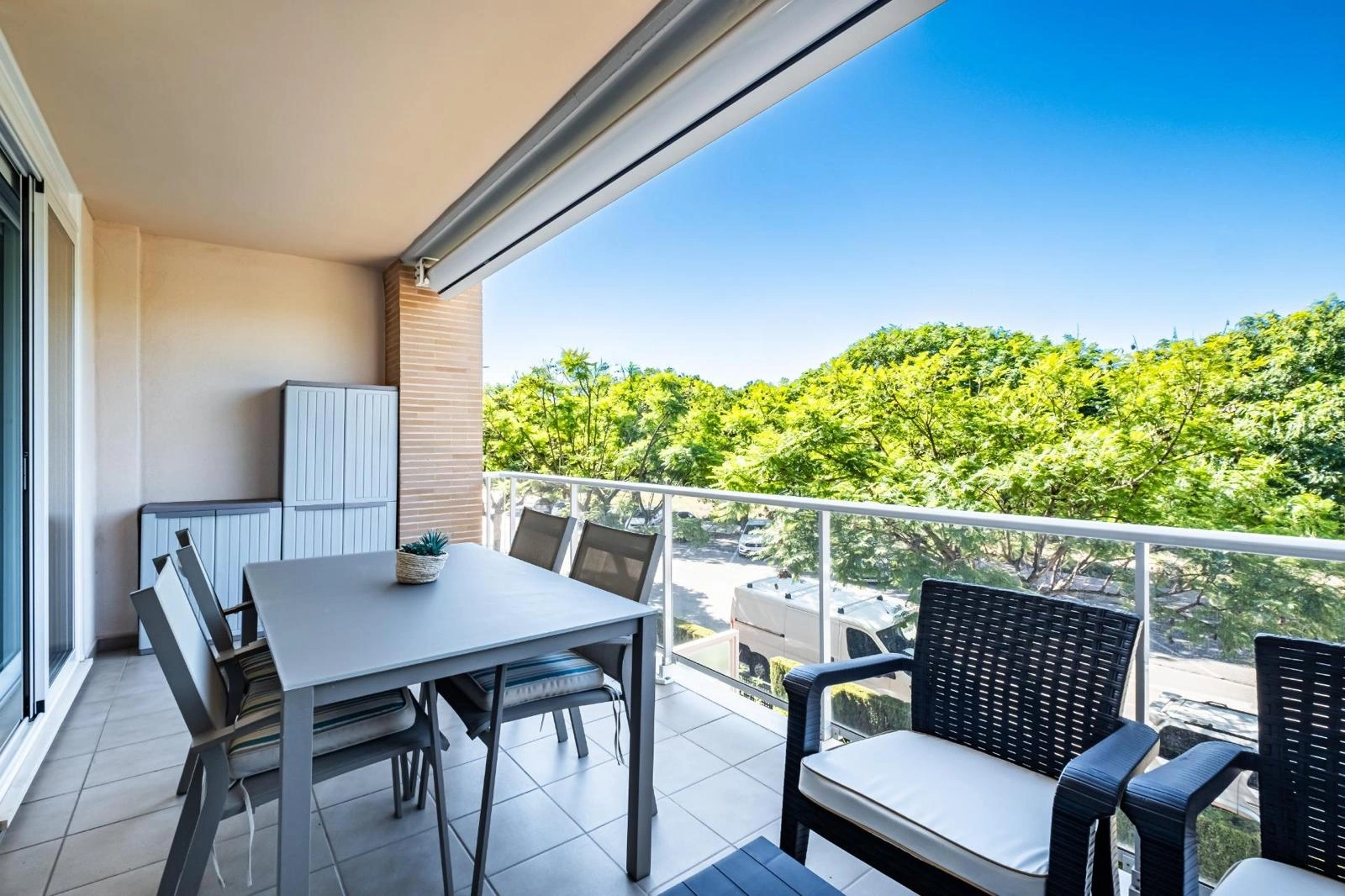 2-bedroom apartment for sale in Javea in urbanization with pool and garden