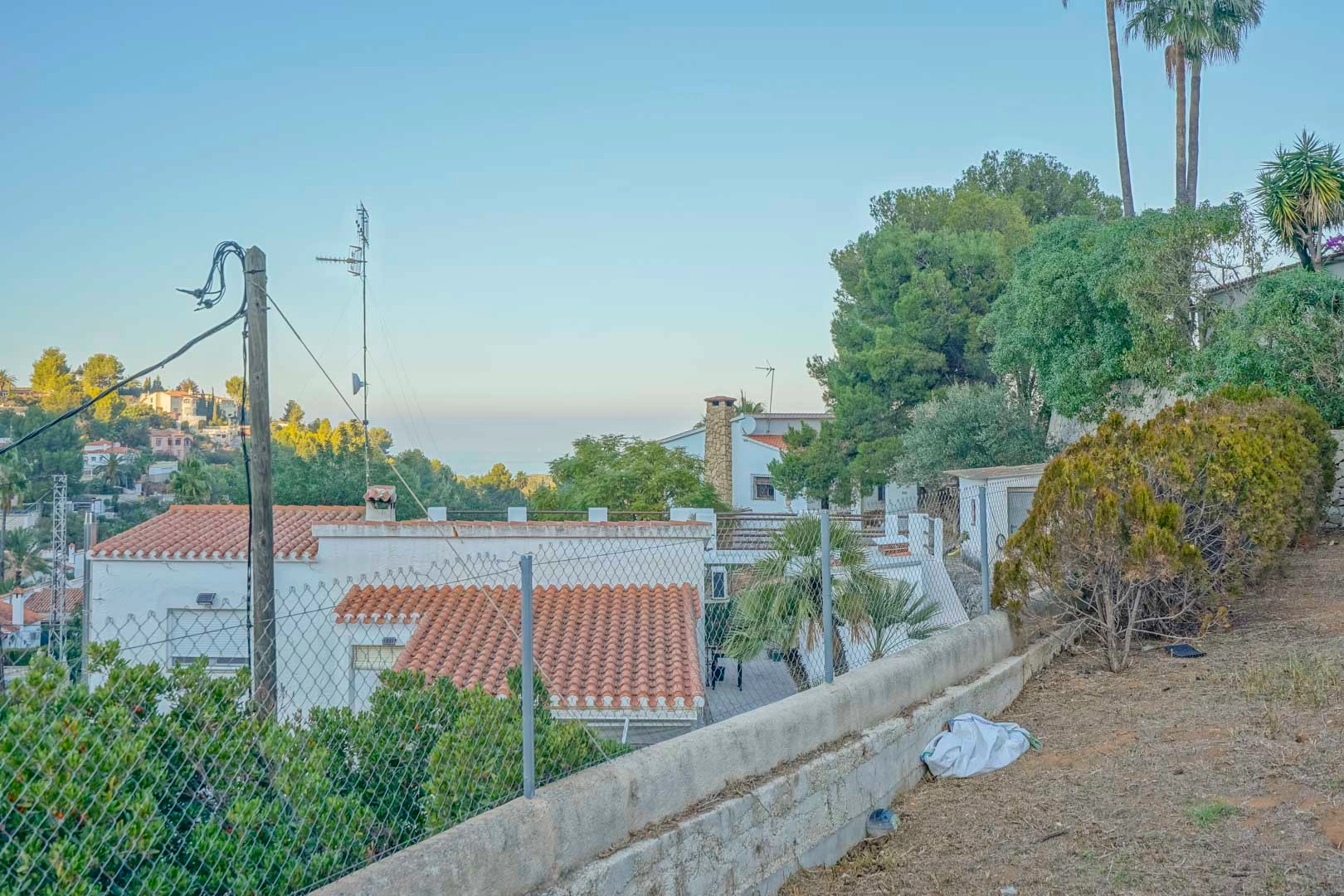 Villa tradicional con licencia para reformar en venta en Denia