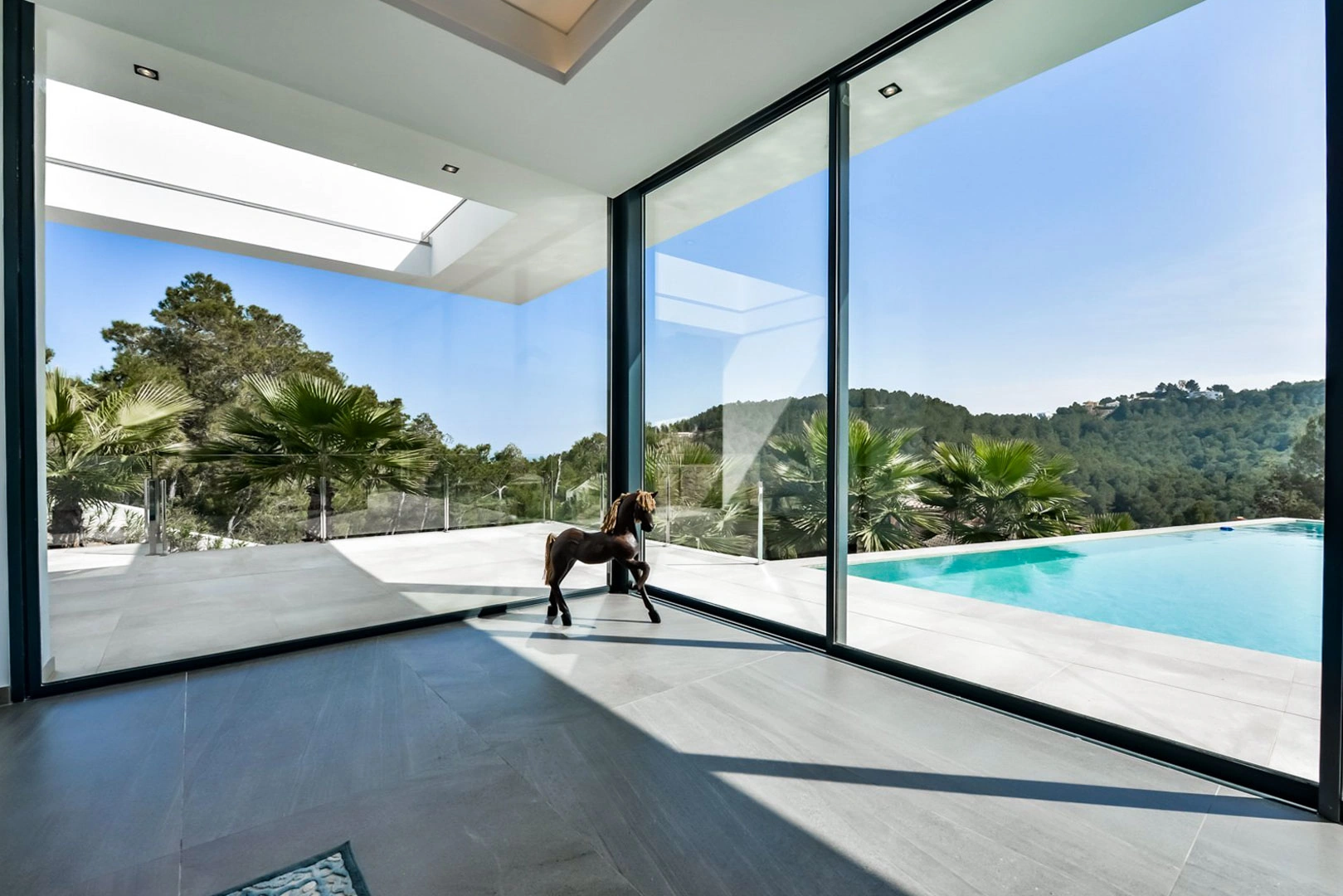 Impressionnante villa moderne de luxe dans un emplacement privilégié avec vue dégagée à vendre à Jávea.