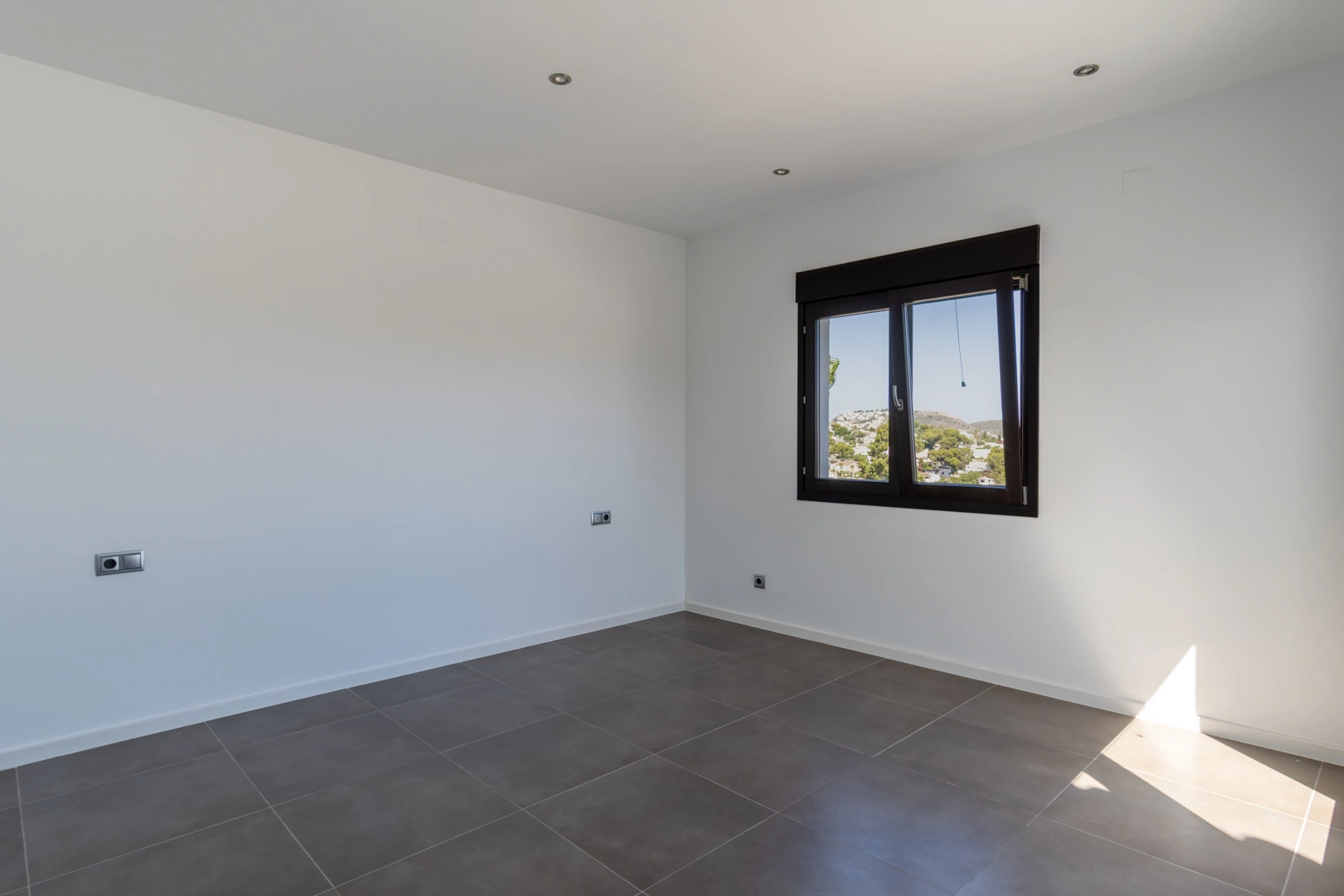 Villa tradicional mediterranea con vistas panoramicas al mar a la venta en Moraira.