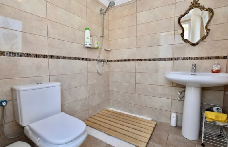 Villa with independent apartment for sale in Jávea
