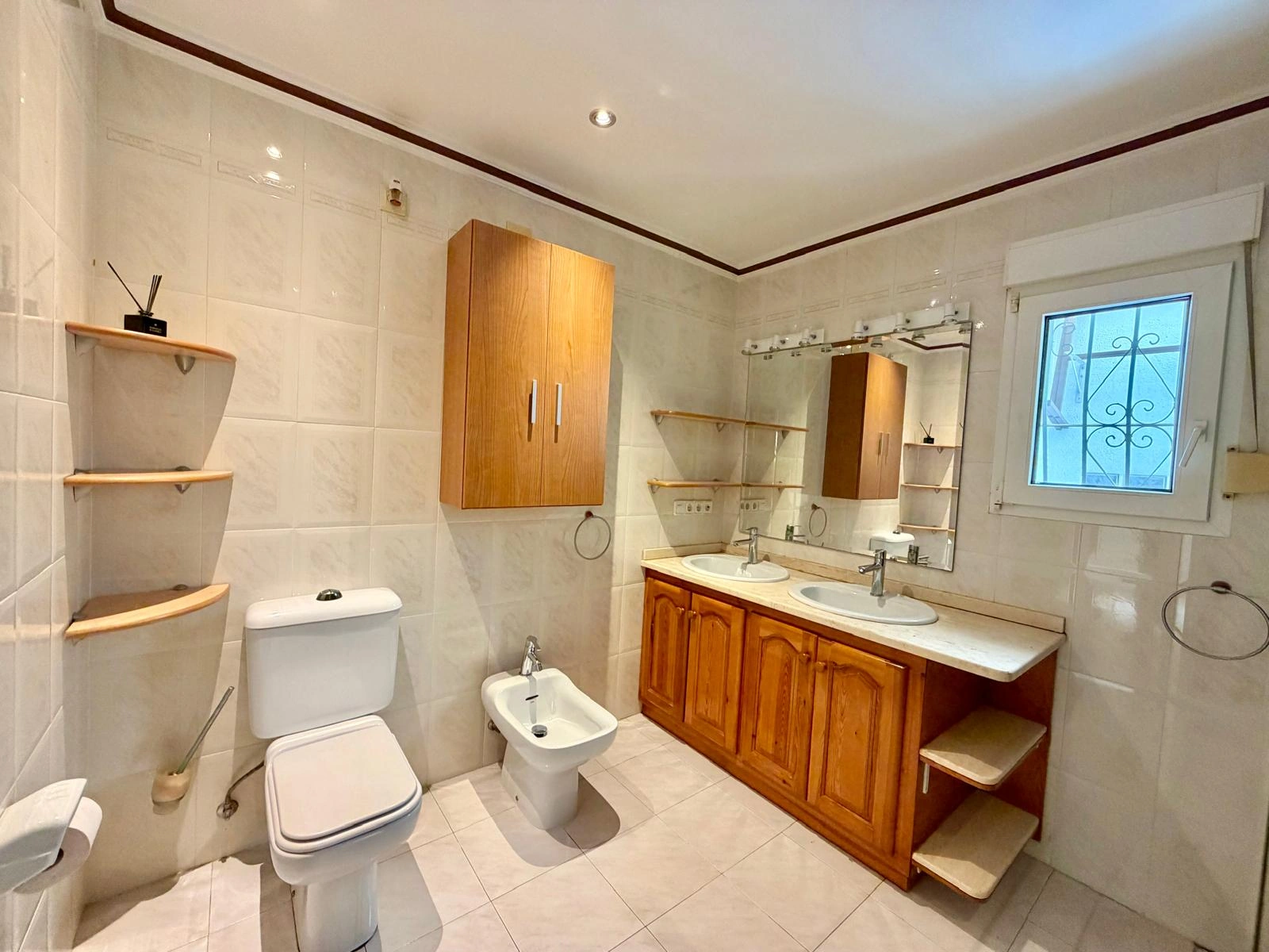 Villa de Ensueño en venta, en Plena Naturaleza con Apartamento de Invitados