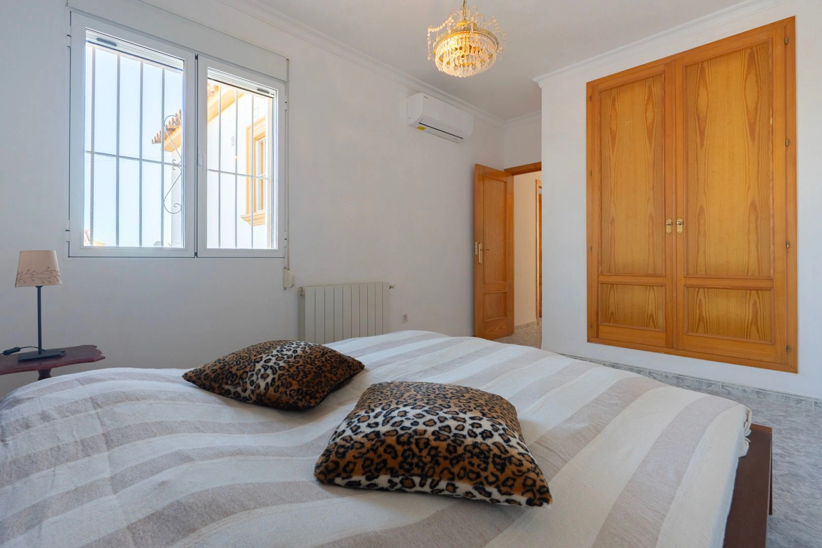 Villa con casa de invitados y vistas panoramicas al mar en venta en Calpe