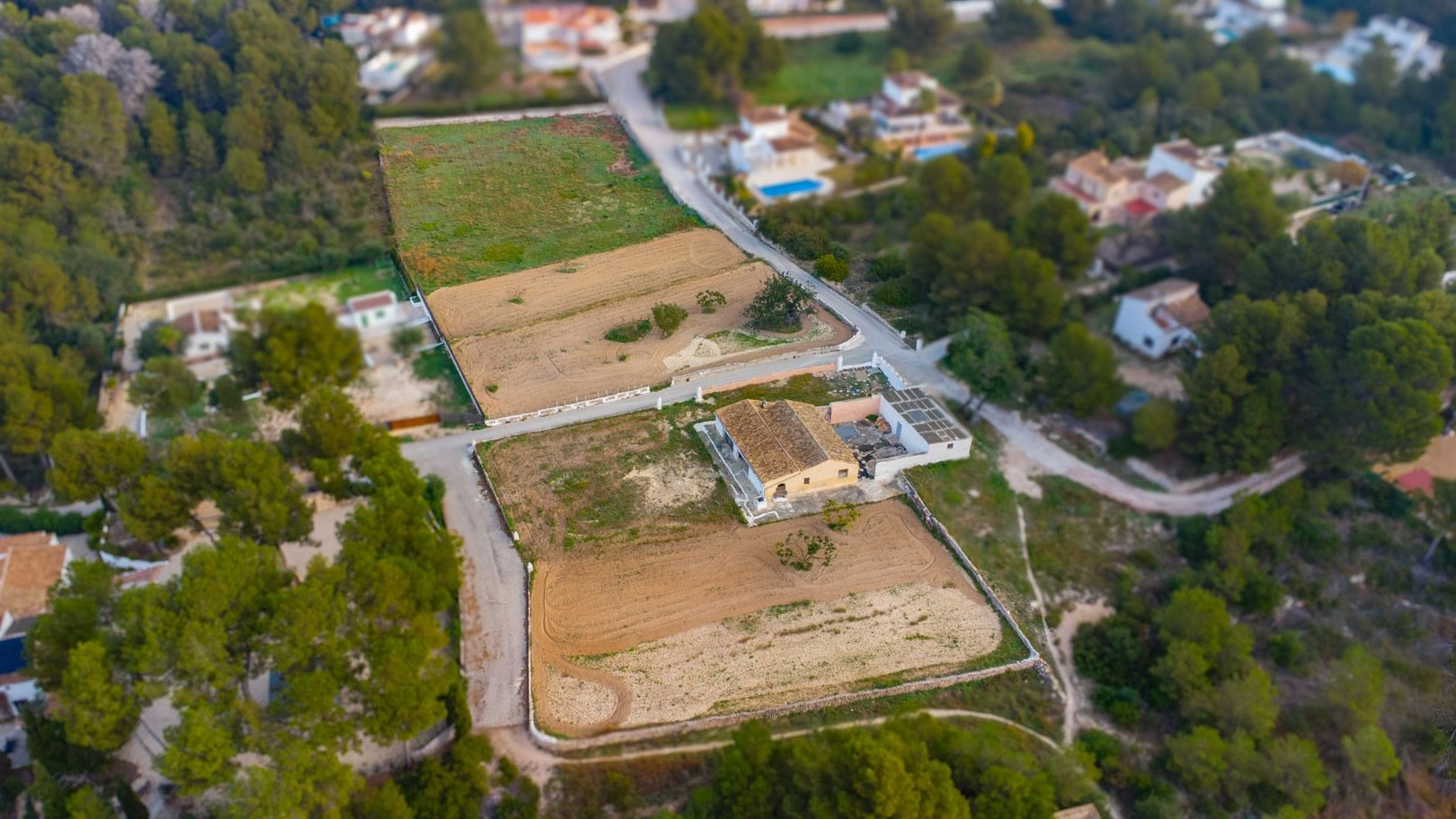 Finca tradicional con múltiples parcelas en venta en pinosol-las laderas, Jávea