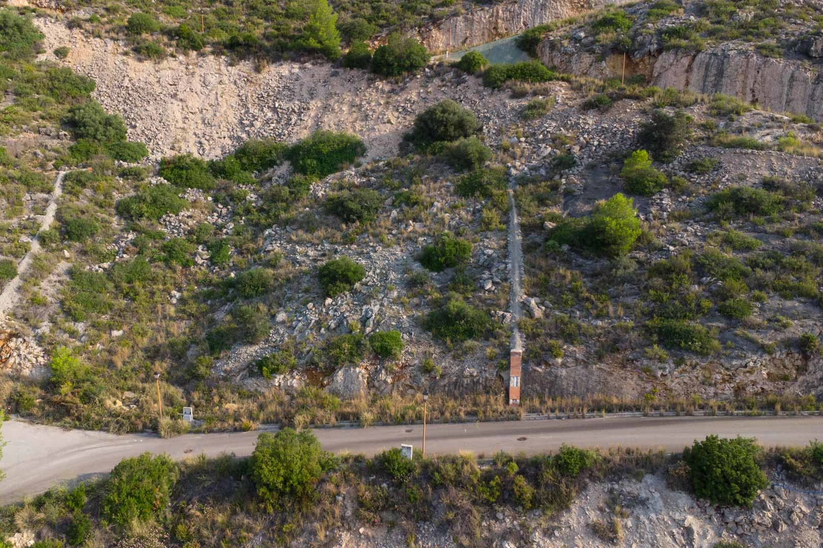 Urban plot with open views of the Jalón Valley.