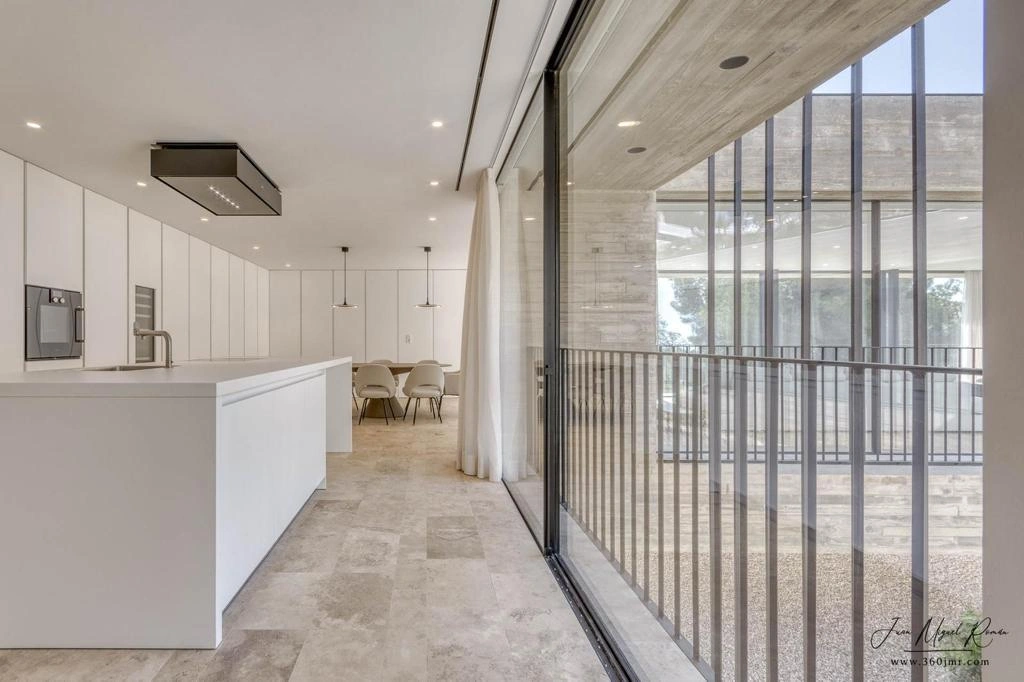 Preciosa villa moderna con un diseño único en venta en Benissa