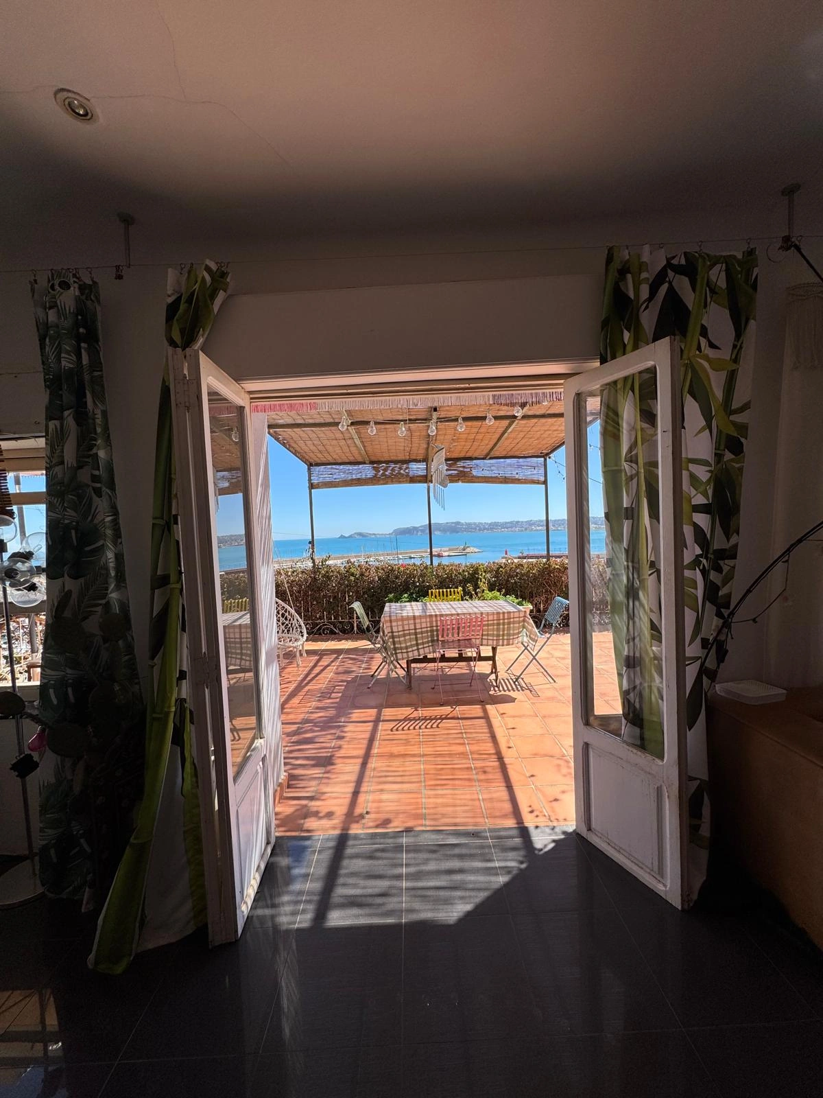 Se vende casa independiente en el puerto de Javea