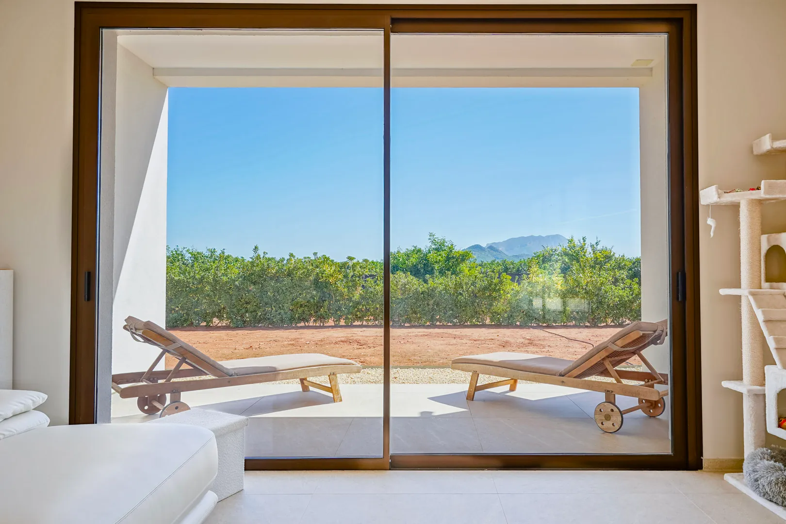Villa moderna en gran parcela en venta en Beniarbeig