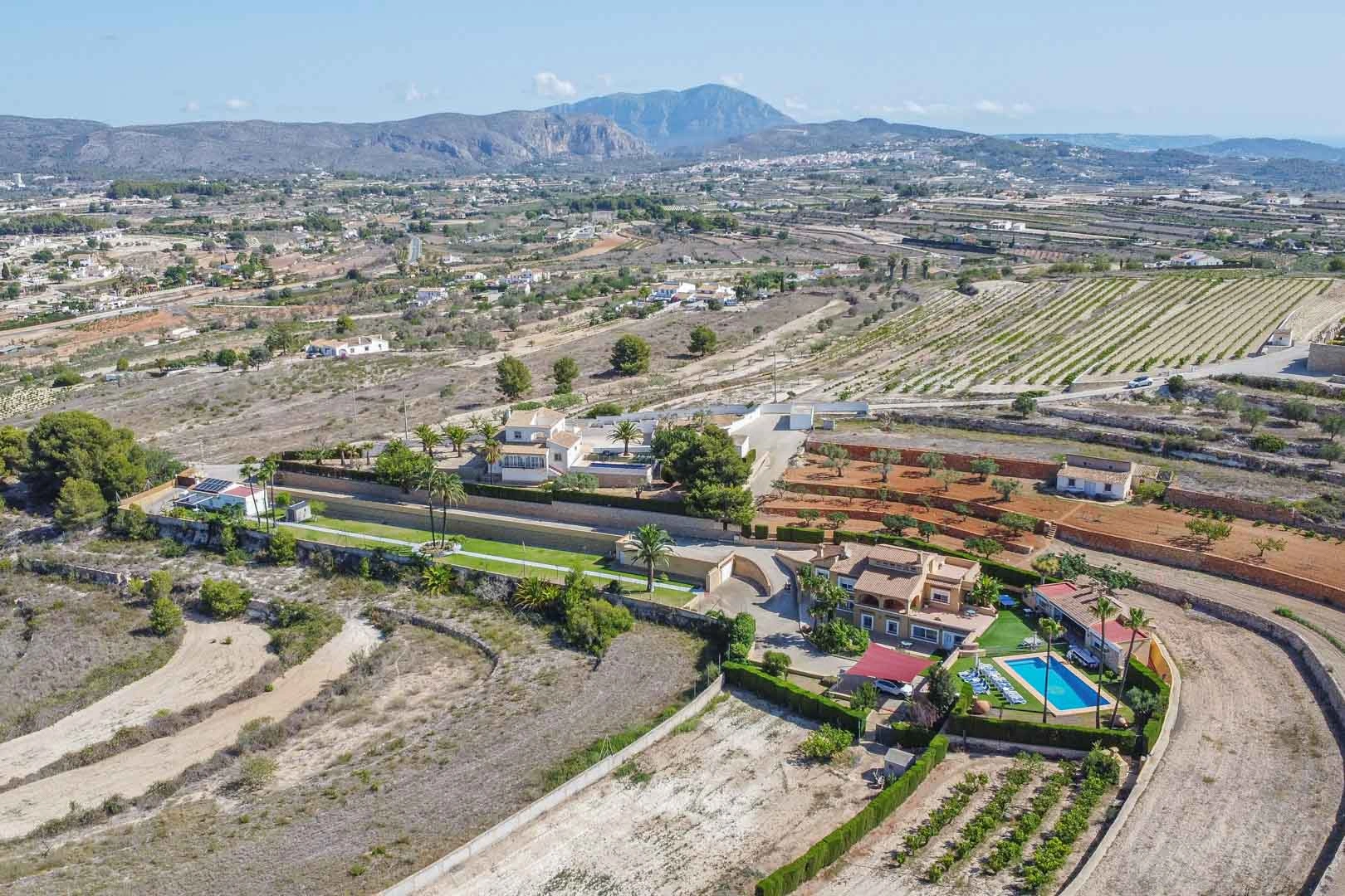 Villa con 3 casas de invitados en venta en Benissa