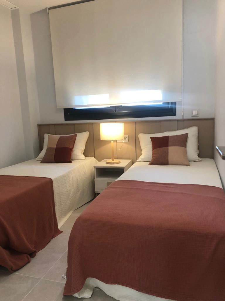 Piso de 3 dormitorios en primera linea de Playa en venta en Denia