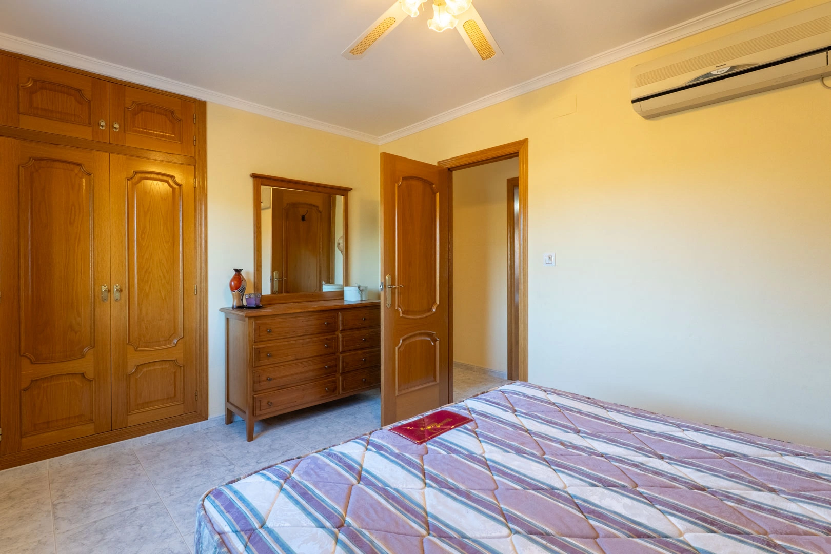 Villa de estilo mediterraneo a la venta en Jalon