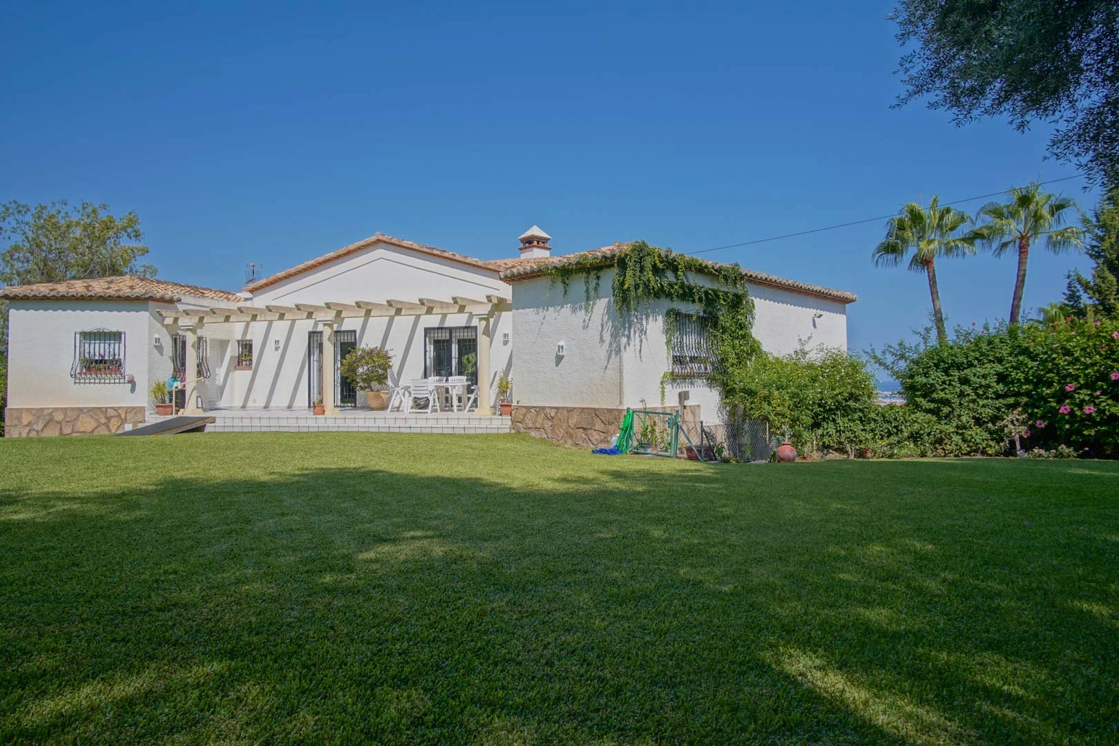 Villa con vistas panoramicas al mar a la venta en Denia.