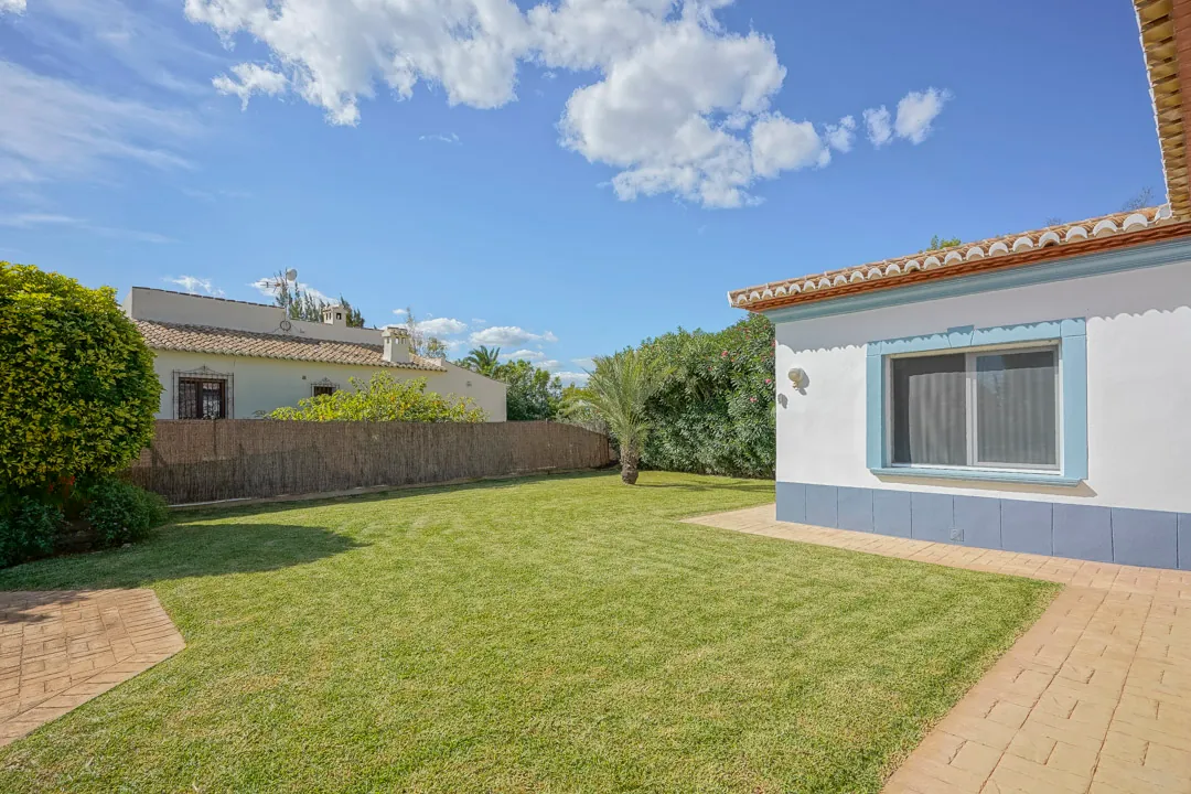 Preciosa villa de una sola planta en venta en el Montgo, Javea