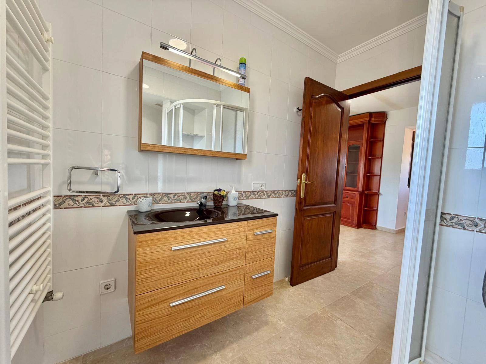 Villa de Ensueño en venta, en Plena Naturaleza con Apartamento de Invitados