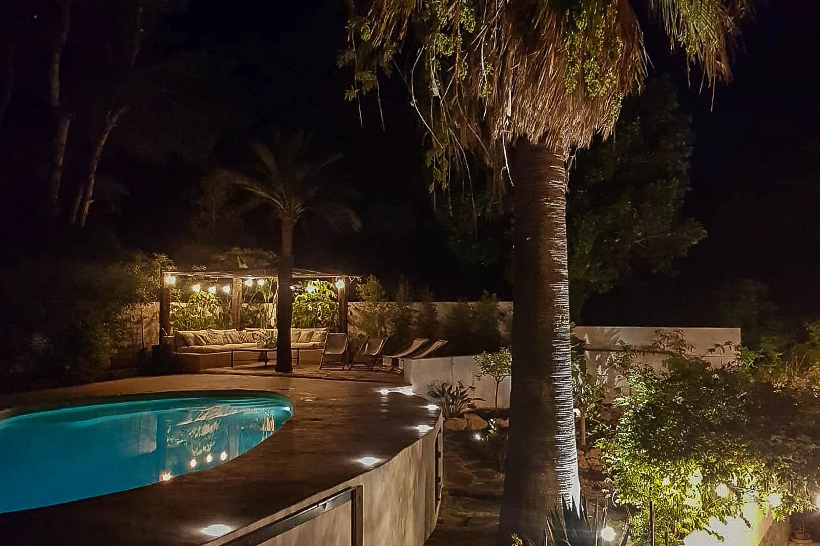 Superbe villa de style rustique avec vue sur la mer et le Montgo.