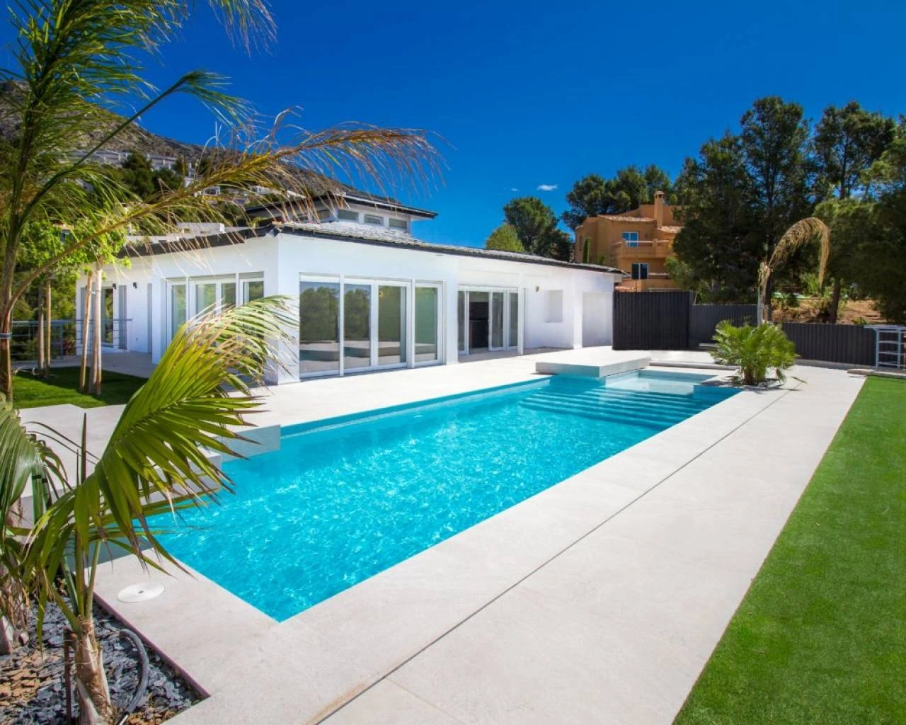 Villa de lujo con vistas al mar en venta en Altea