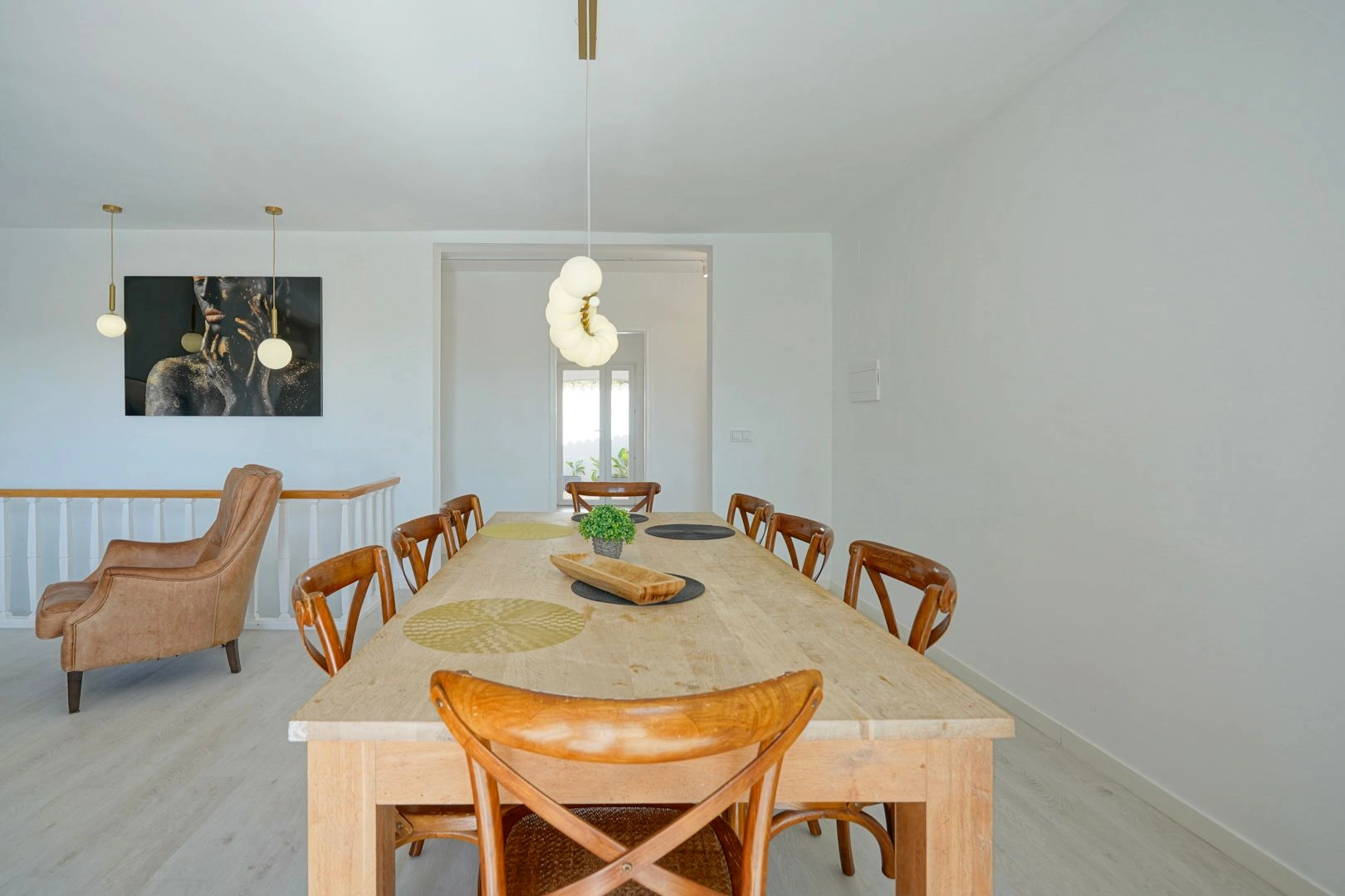 Villa reformada de 5 dormitorios en venta a 500m de la playa y centro de Calpe
