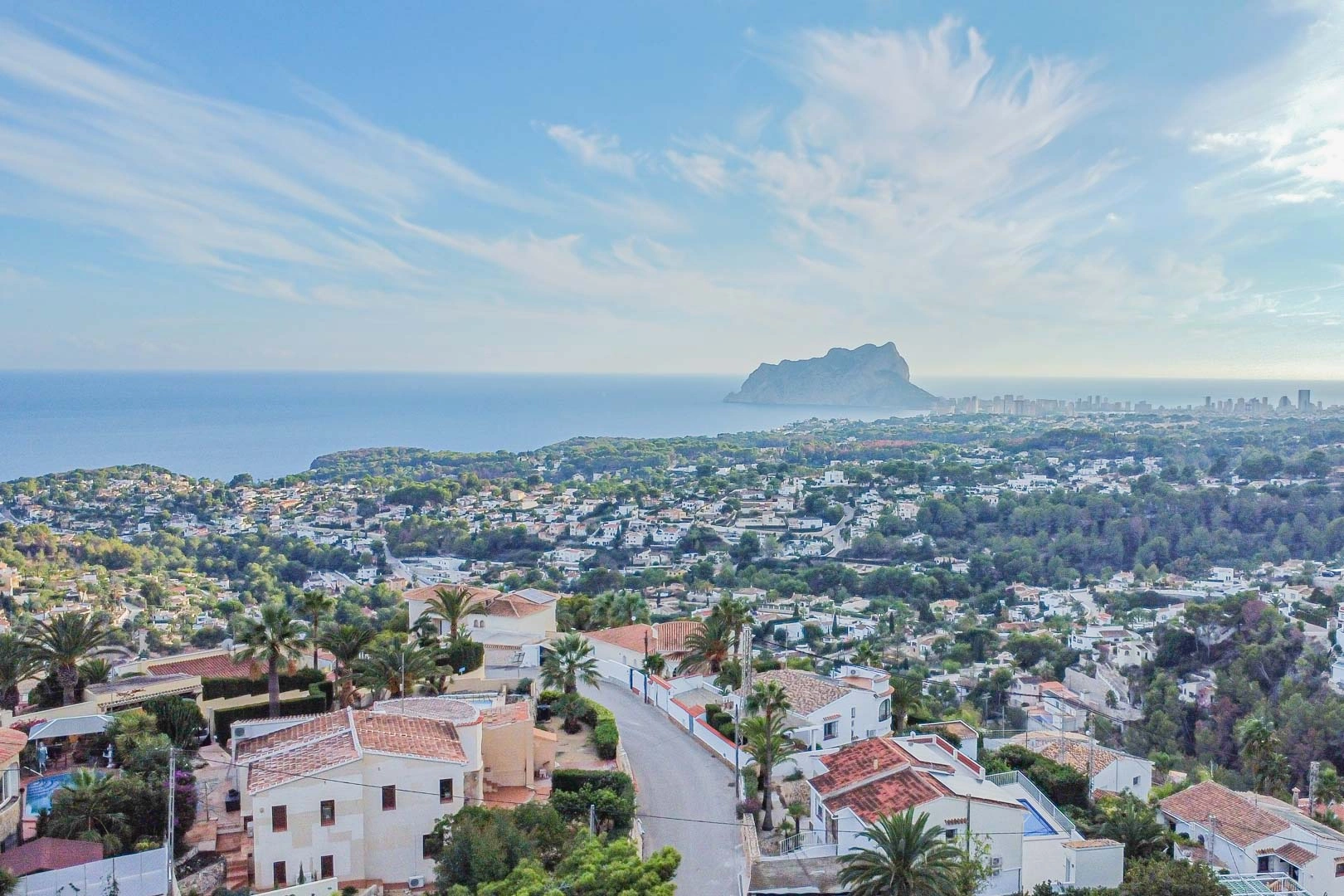 Exklusives Anwesen im Bau, mit herrlichem Blick auf das Meer und den Peñón de Ifach.