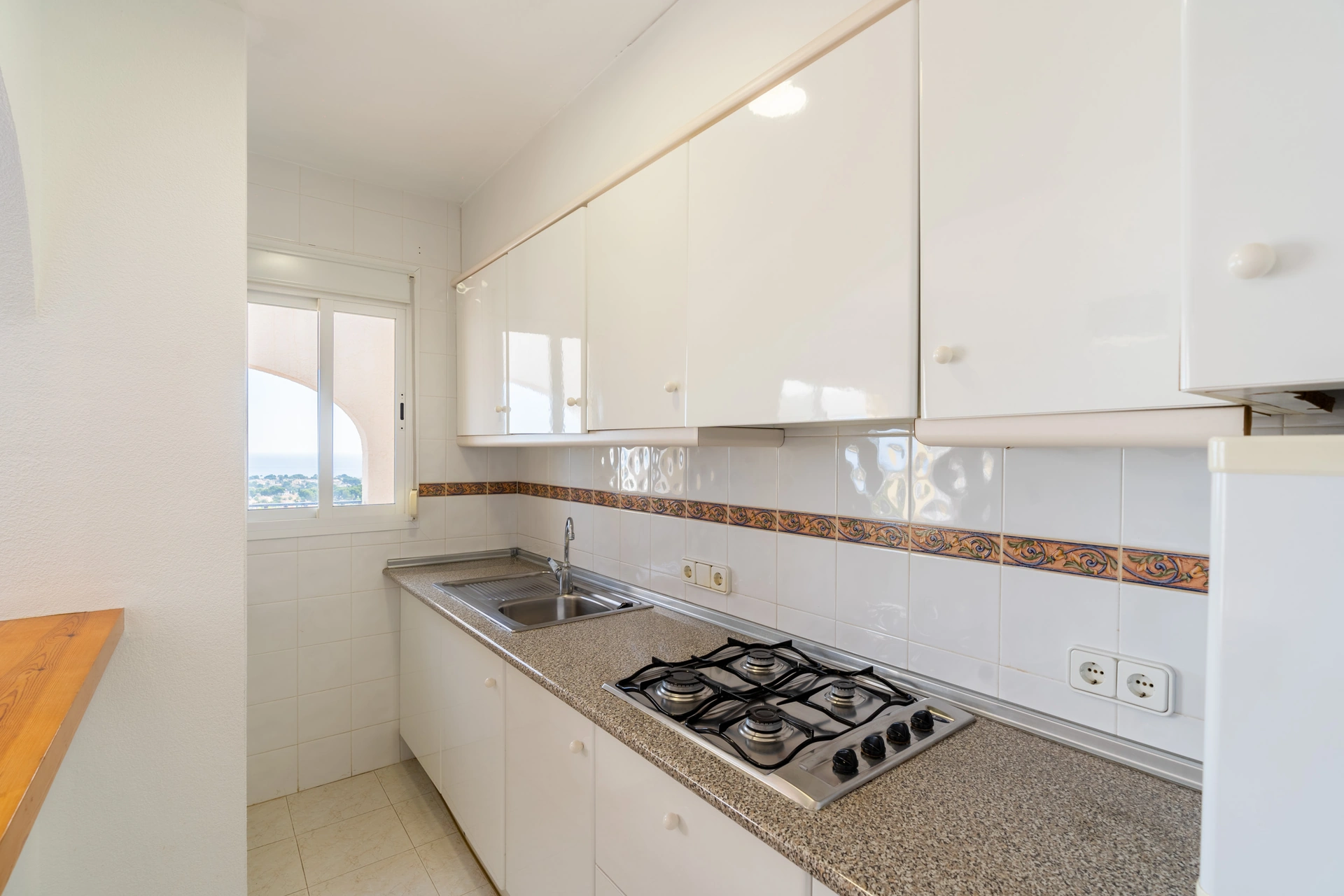 Bungalow en venta en Calpe en zona residencial con vistas al mar y Peñon de Ifach