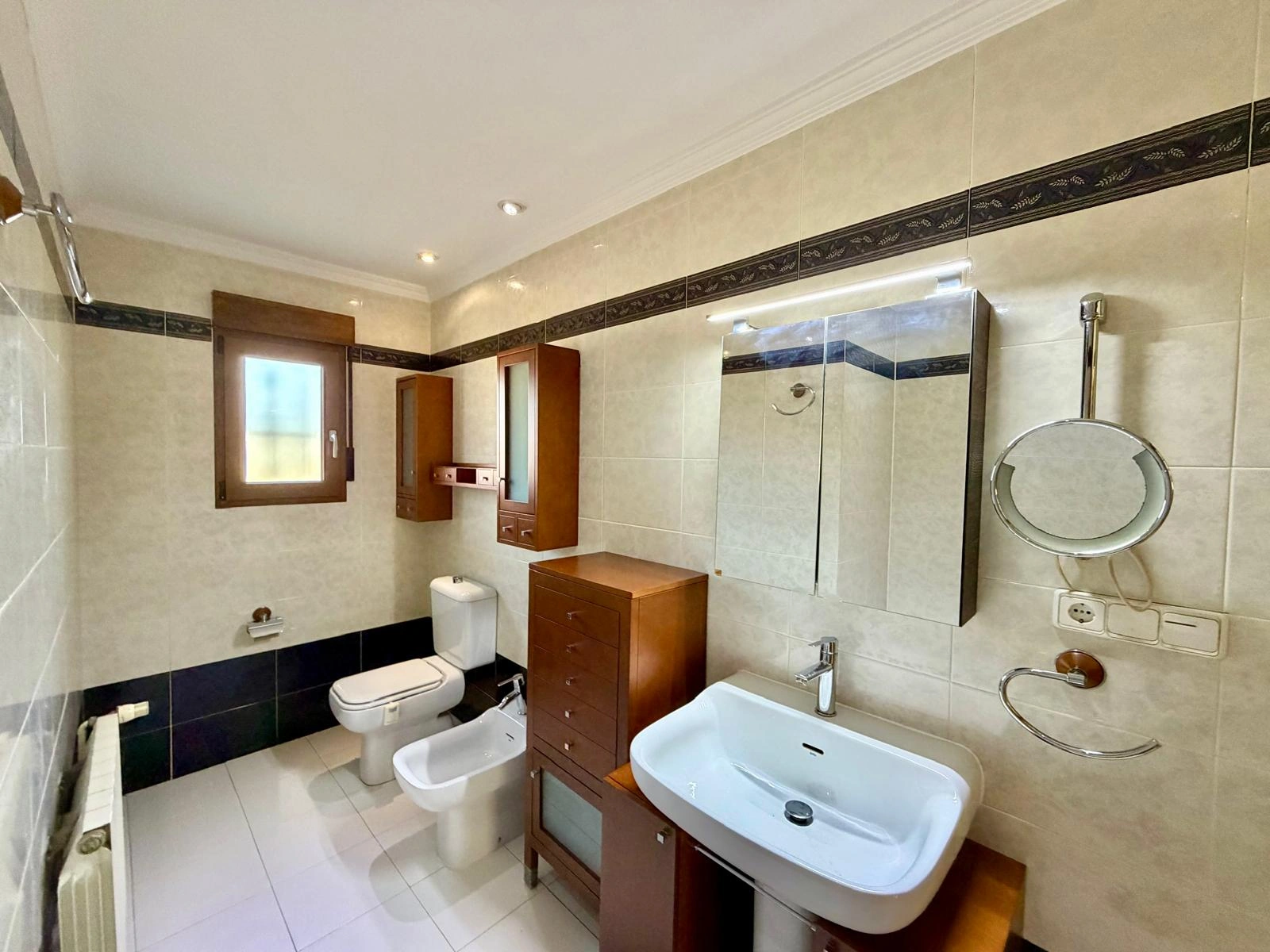 Villa de Ensueño en venta, en Plena Naturaleza con Apartamento de Invitados