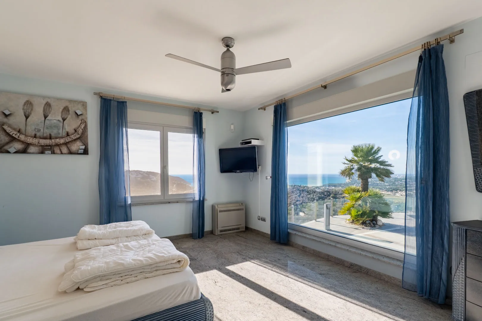 Villa moderna con espectaculares vistas al mar a la venta en moraira