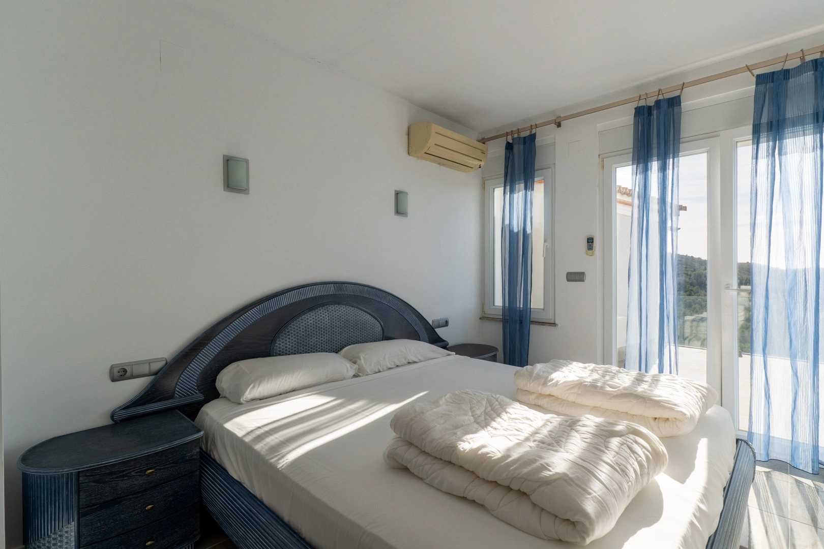 Villa moderna con espectaculares vistas al mar a la venta en moraira
