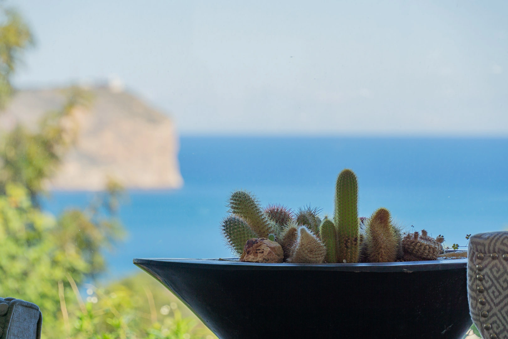 Superbe villa de style rustique avec vue sur la mer et le Montgo.