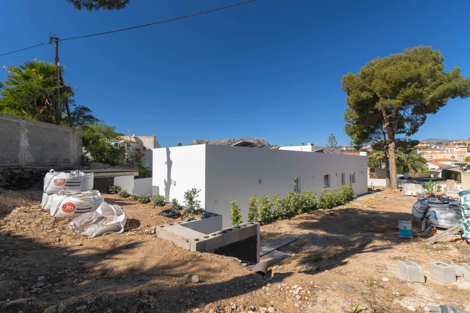 Villa moderna aún por terminar en venta en Calpe.