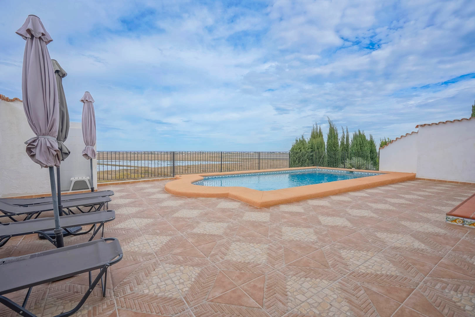 Gran chalet con casa de invitados en venta en Monte Pego